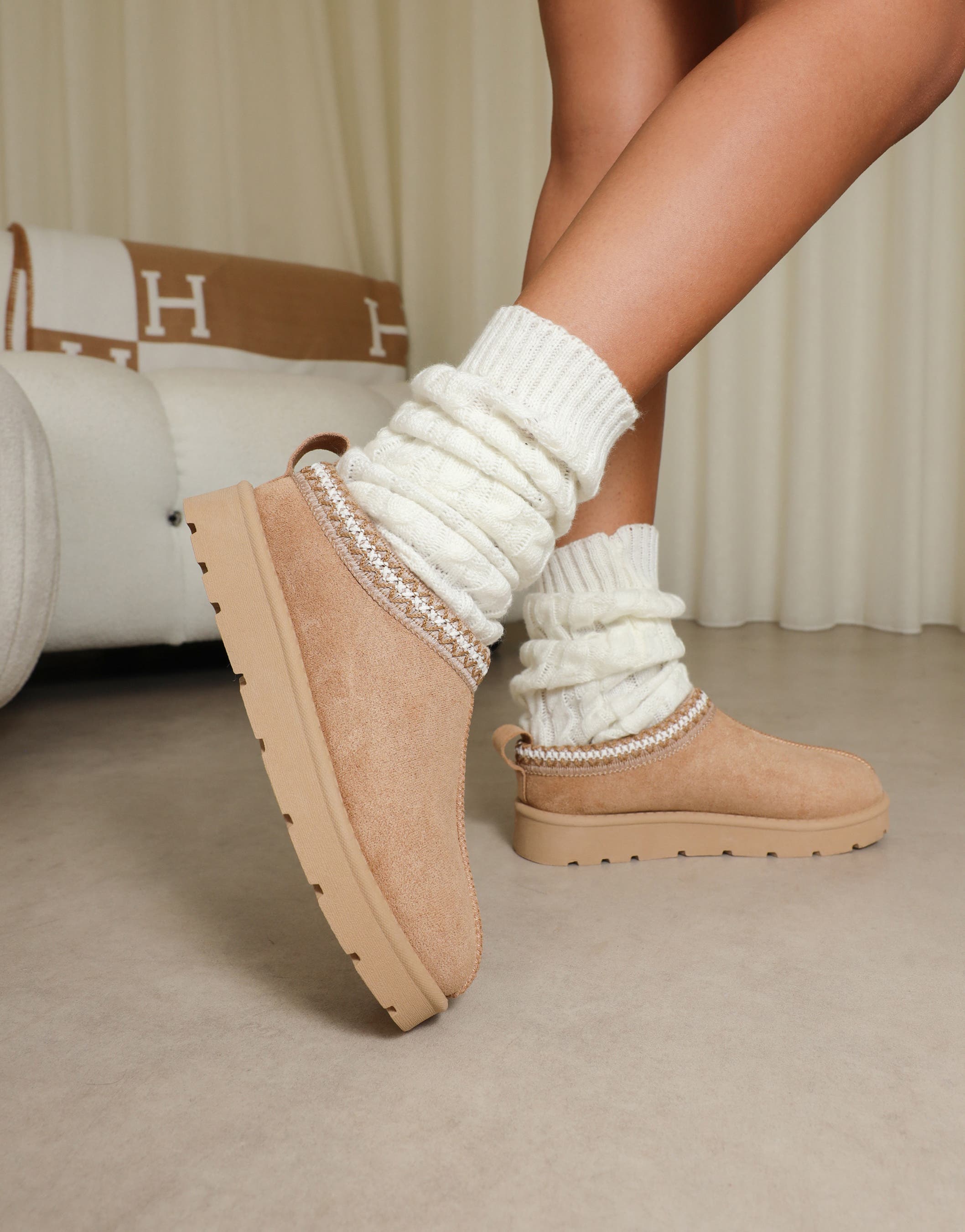 Cally Beige Slippers | SIMMI London