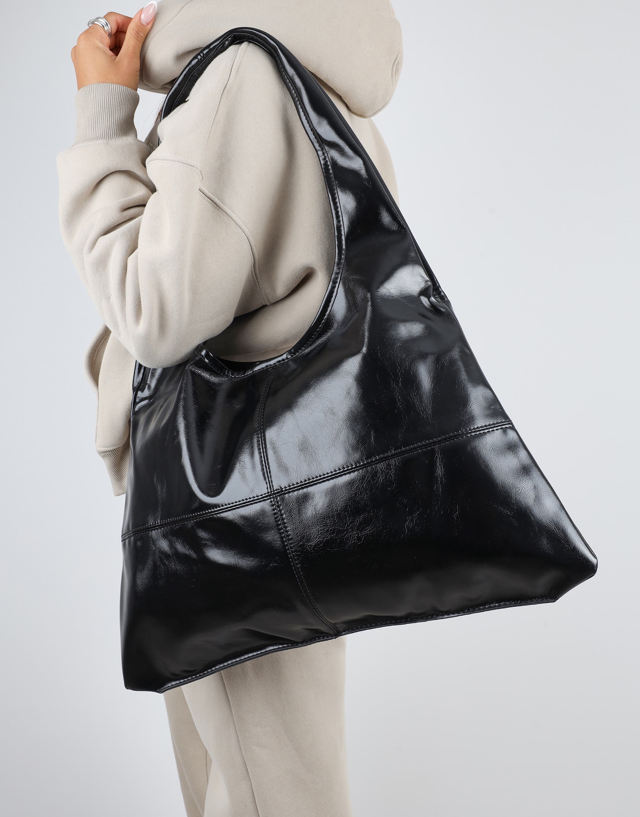 Kristy Vintage Black Shoulder Bag | SIMMI London