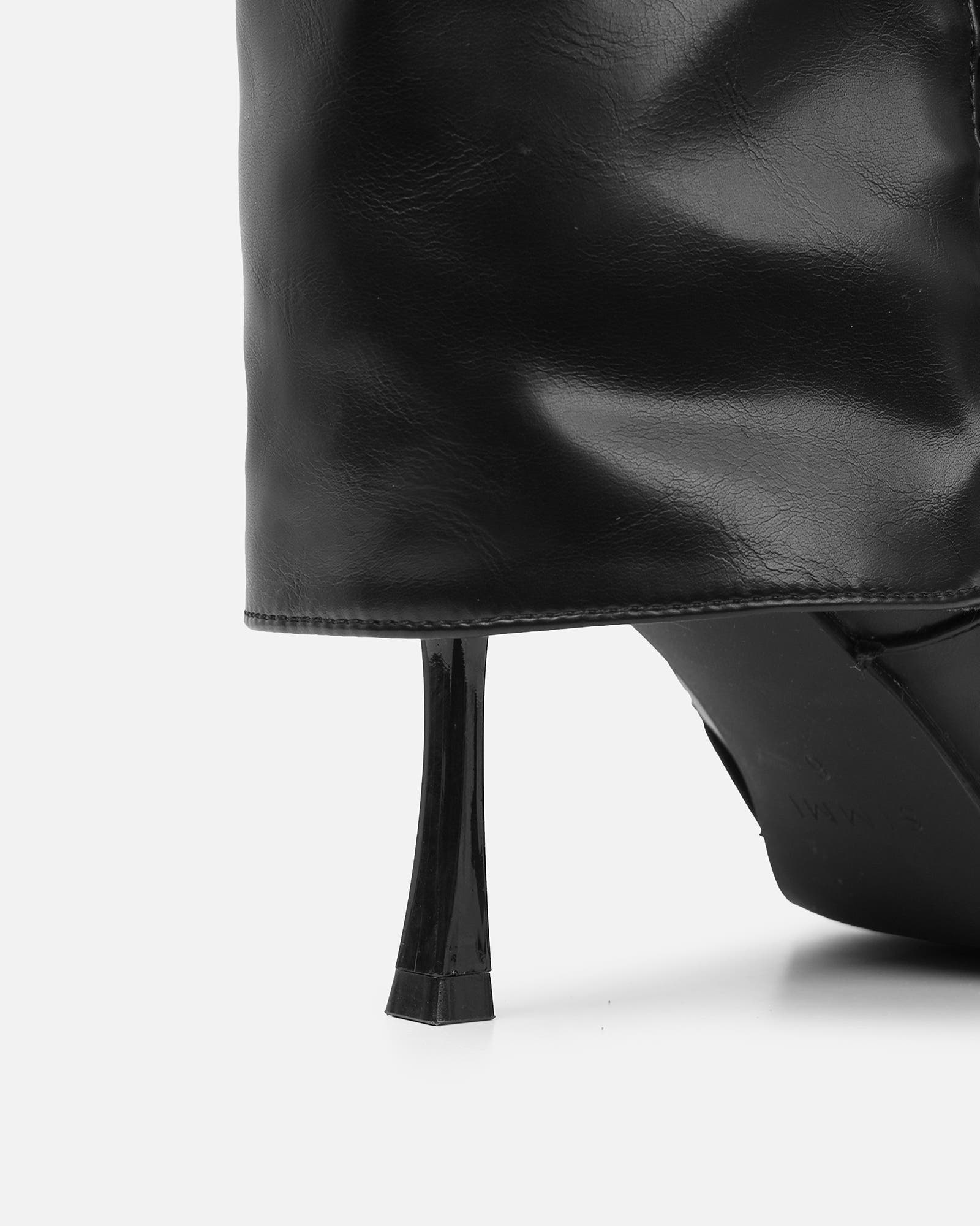 Axis black laced fold over boots | SIMMI London