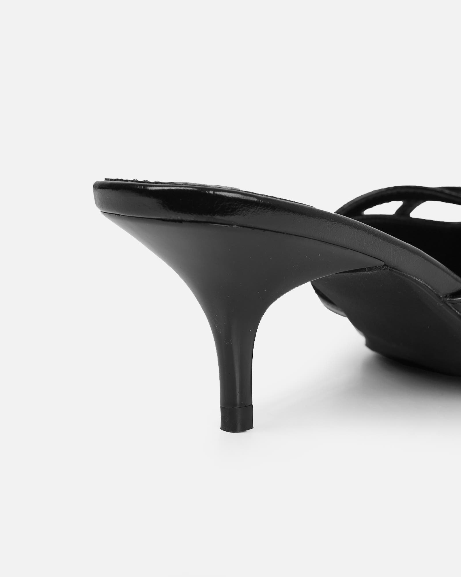 Char blk low heel buckle mules | SIMMI London