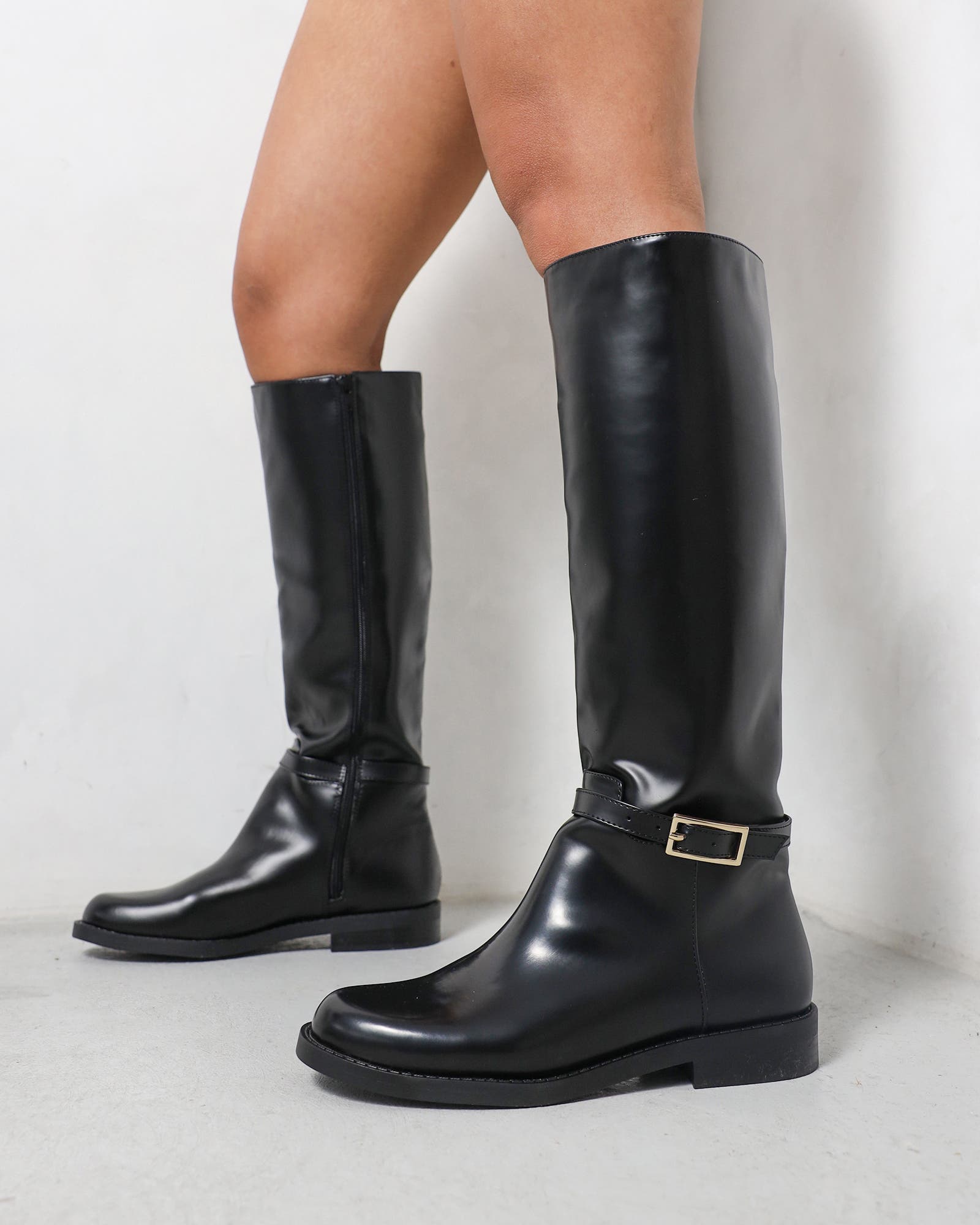 Oakleigh Black Box Smart Knee Boots | SIMMI London