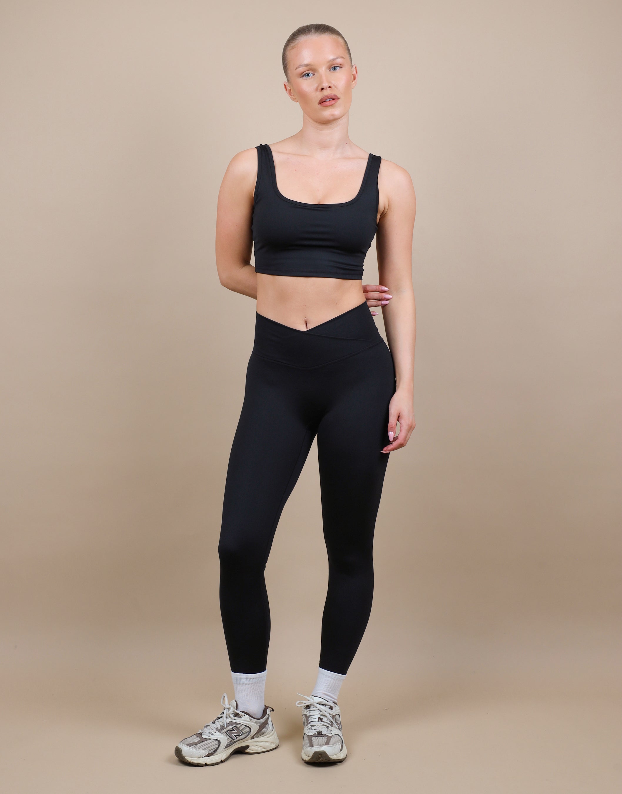 Blake V Front Leggings| SIMMI London