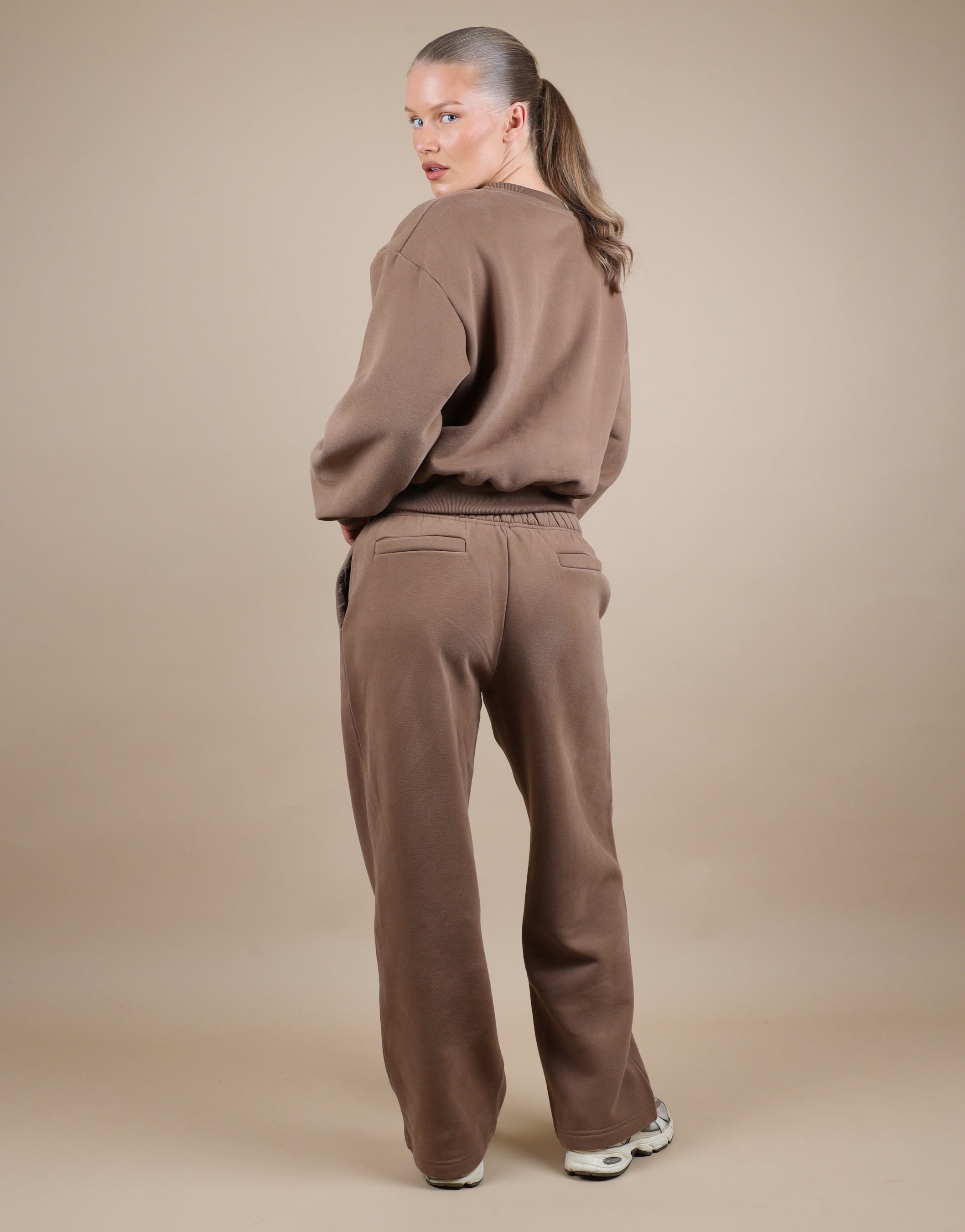 Kendall Cropped Sweatshirt | SIMMI London