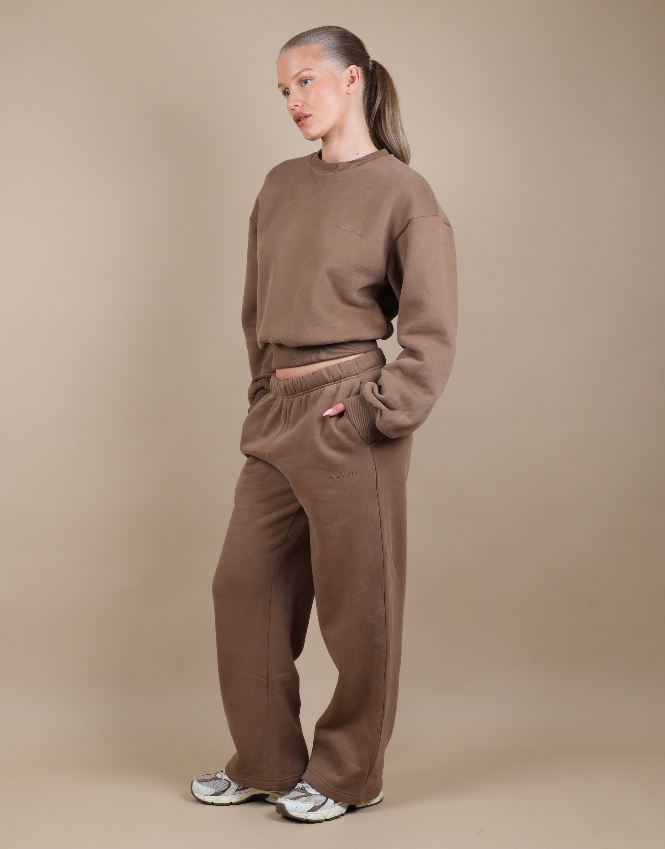 Kendall Cropped Sweatshirt | SIMMI London
