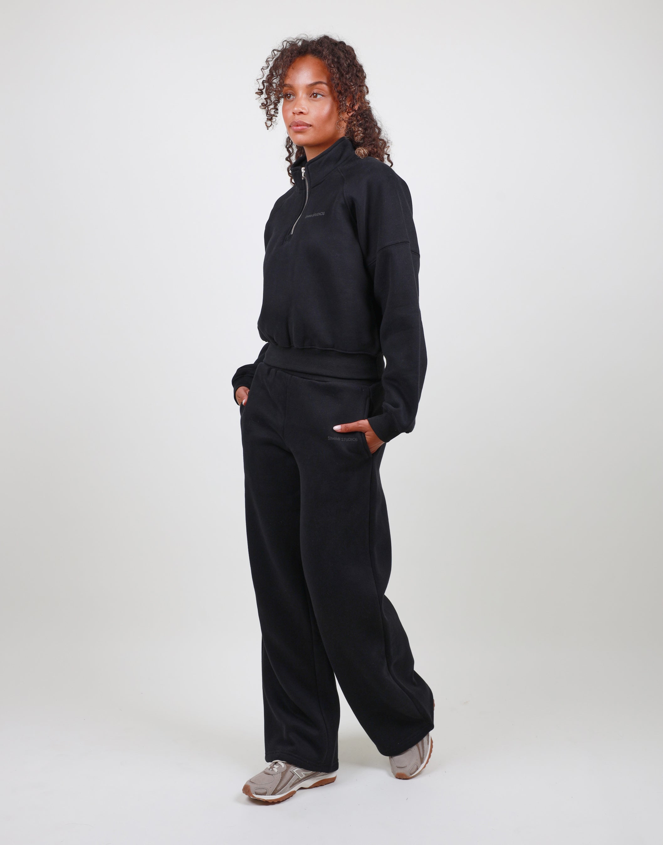 Violette Half Zip Sweatshirt in Black