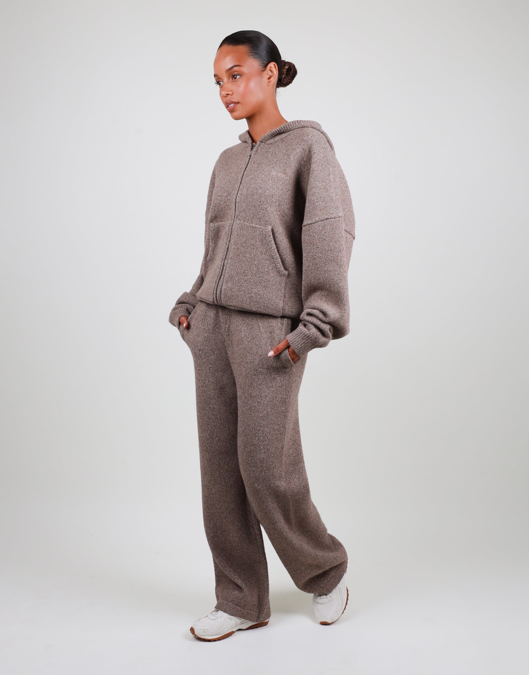 Elara Petite trouser in mocha | SIMMI London