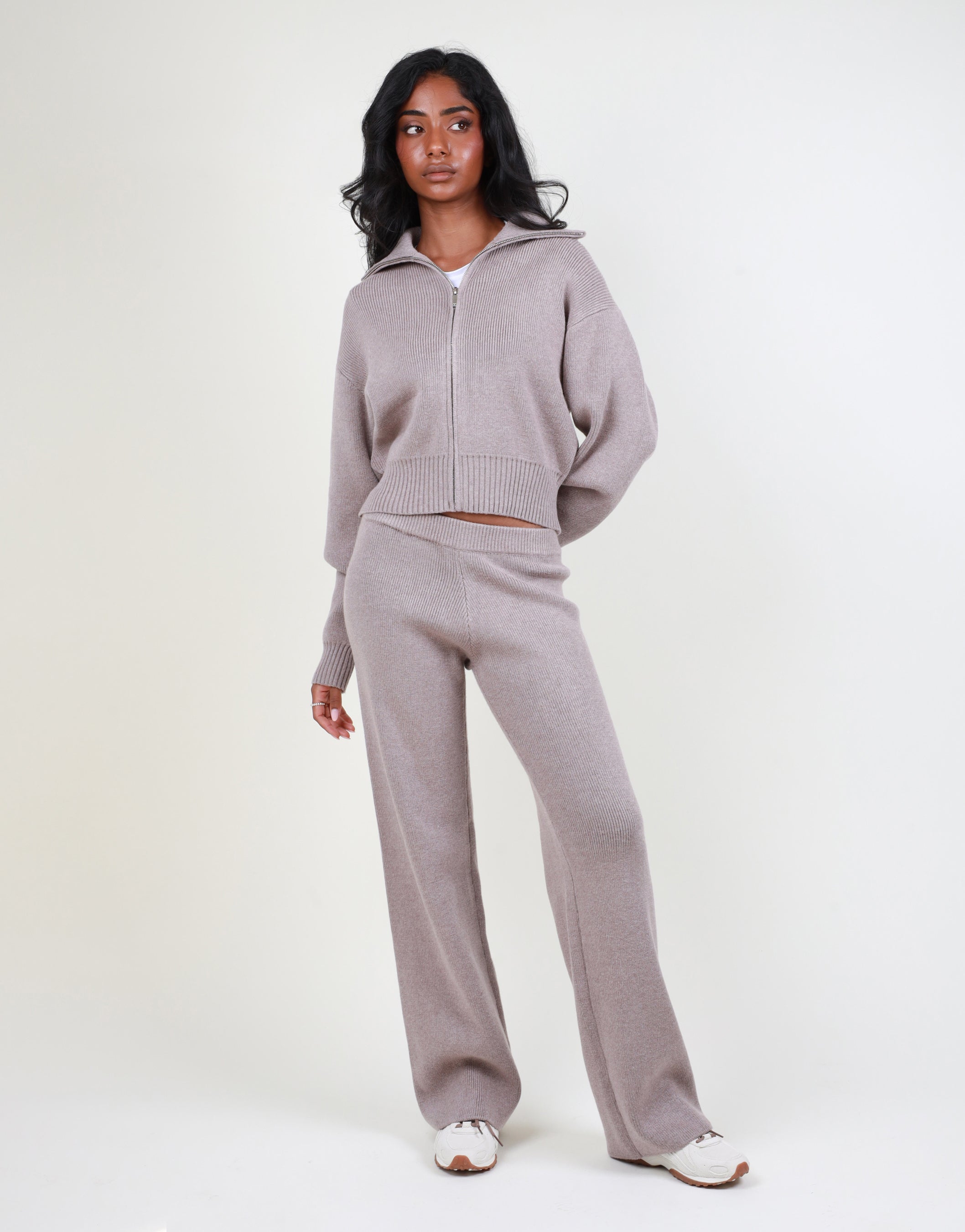 Estelle Flared Knit trouser in mocha | SIMMI London