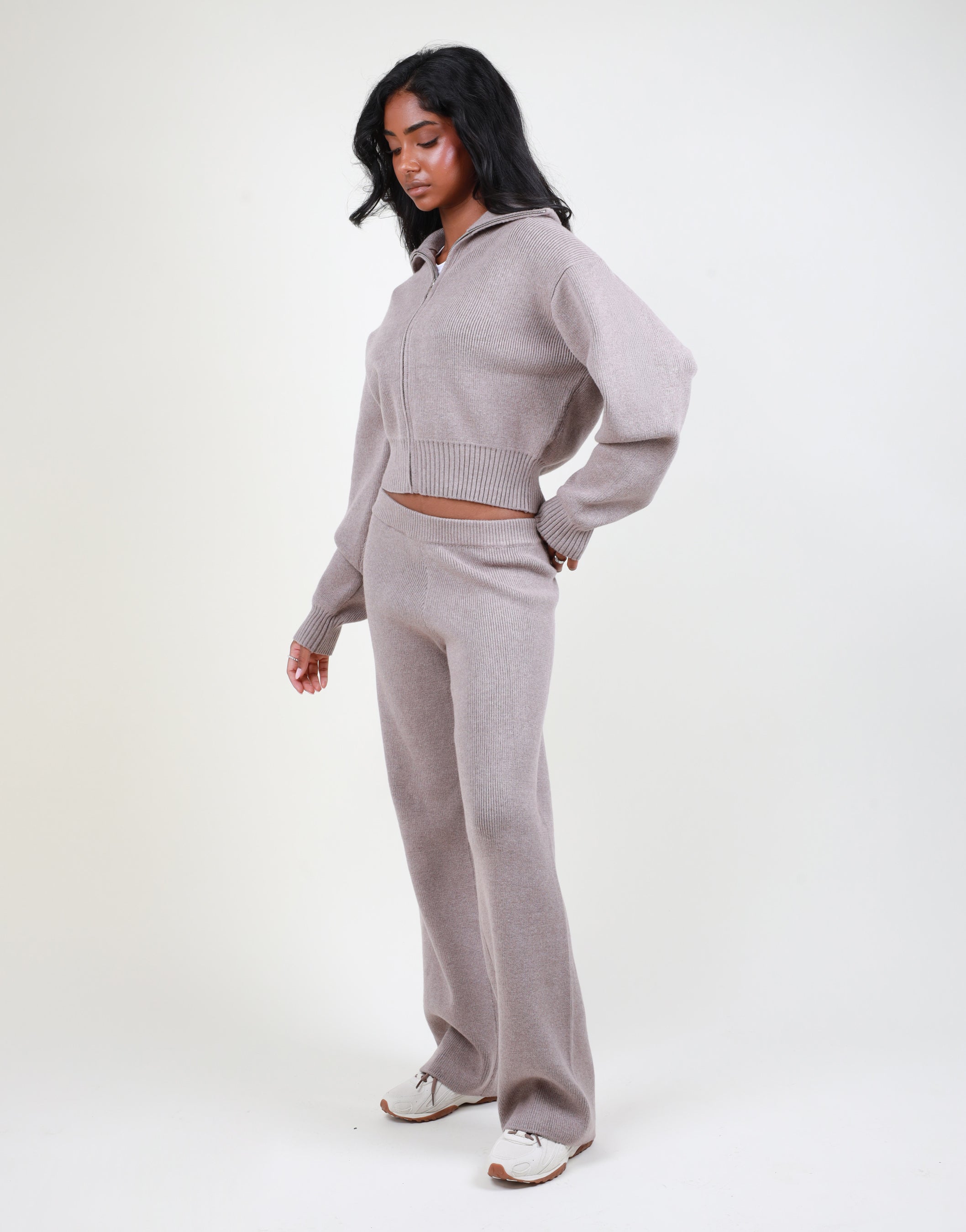 Estelle Flared Knit trouser in mocha | SIMMI London