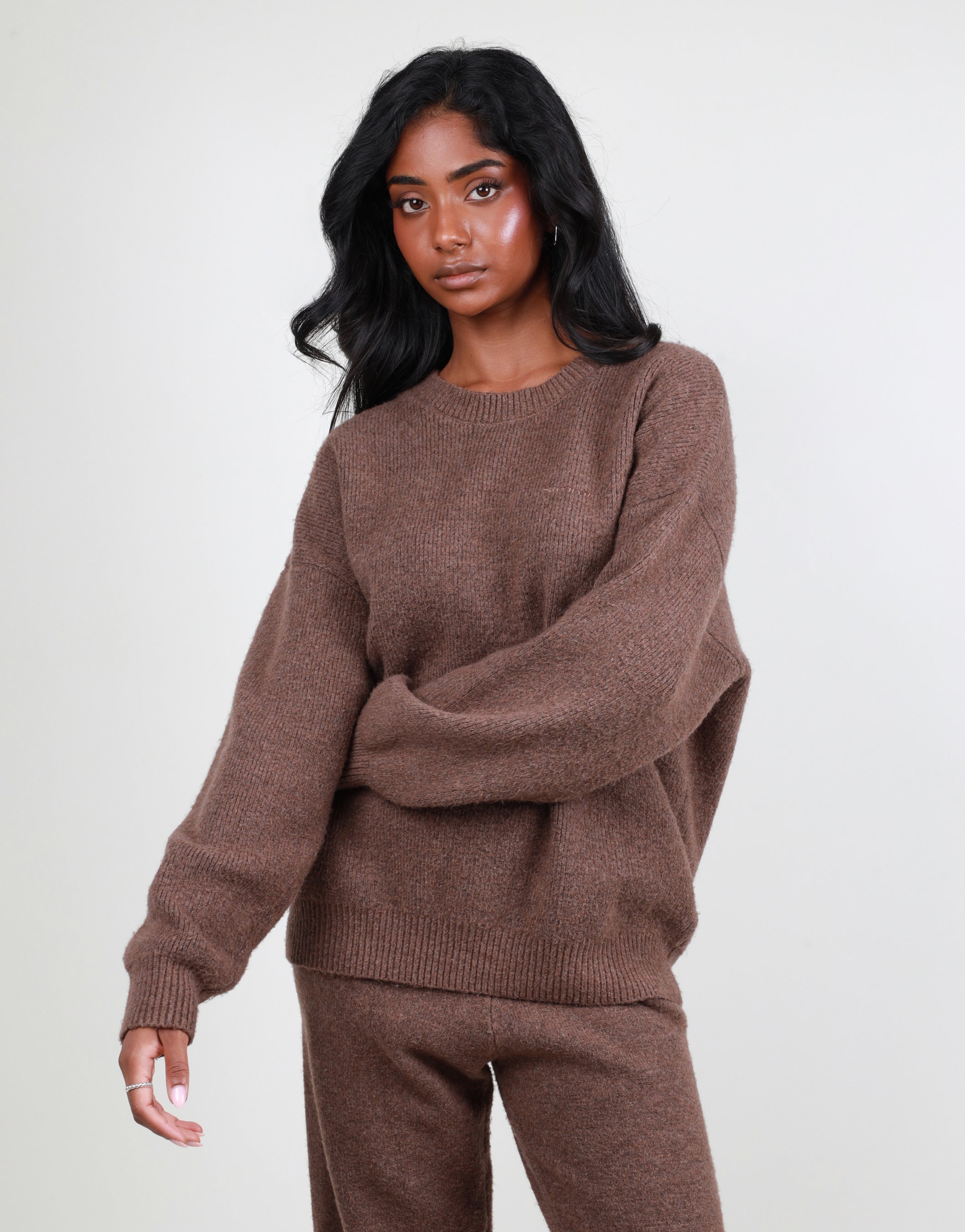 Cara Simmi Studios Crew Neck In Brown