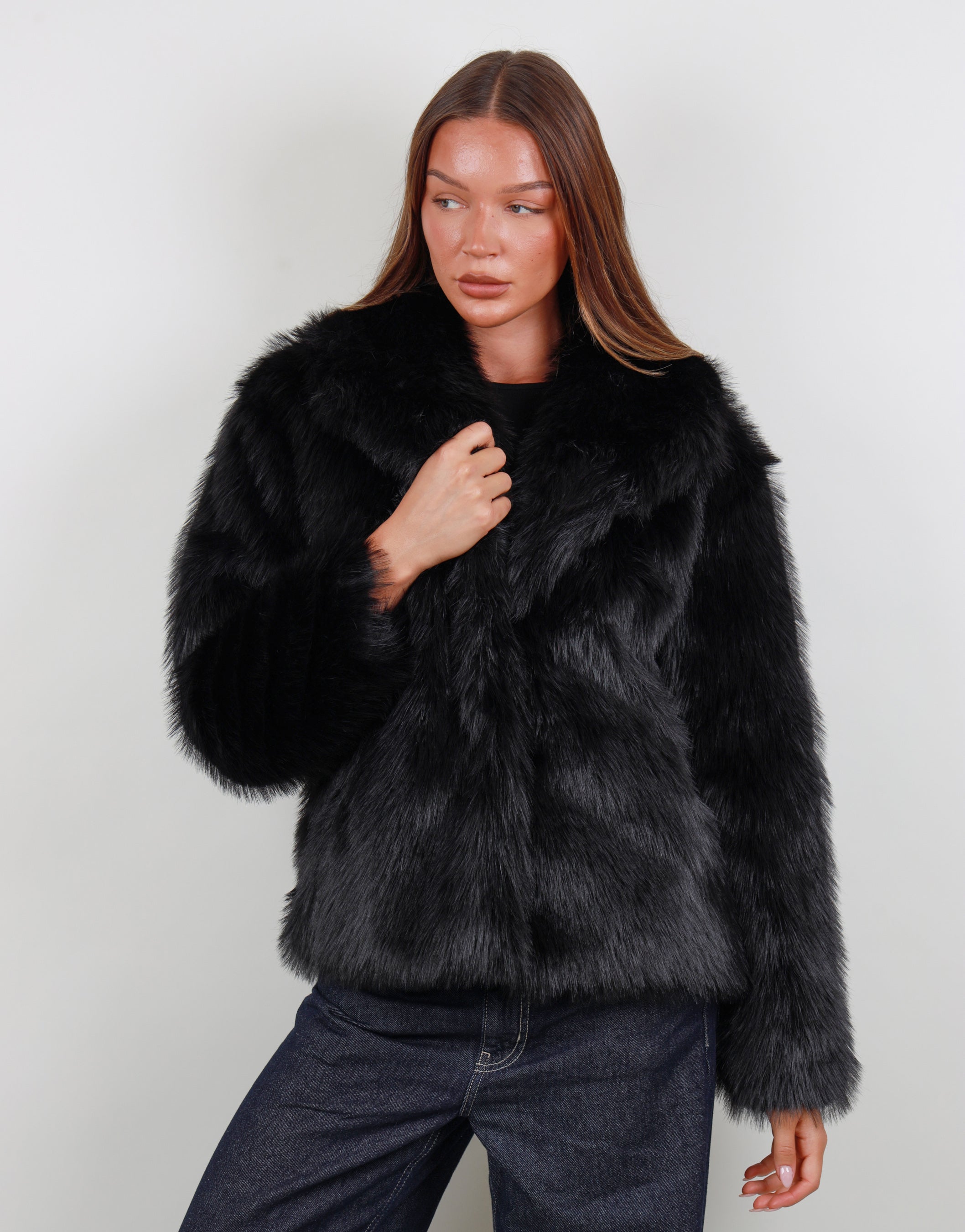 Jasmine Oversized Fur Collar Coat in Black | SIMMI London