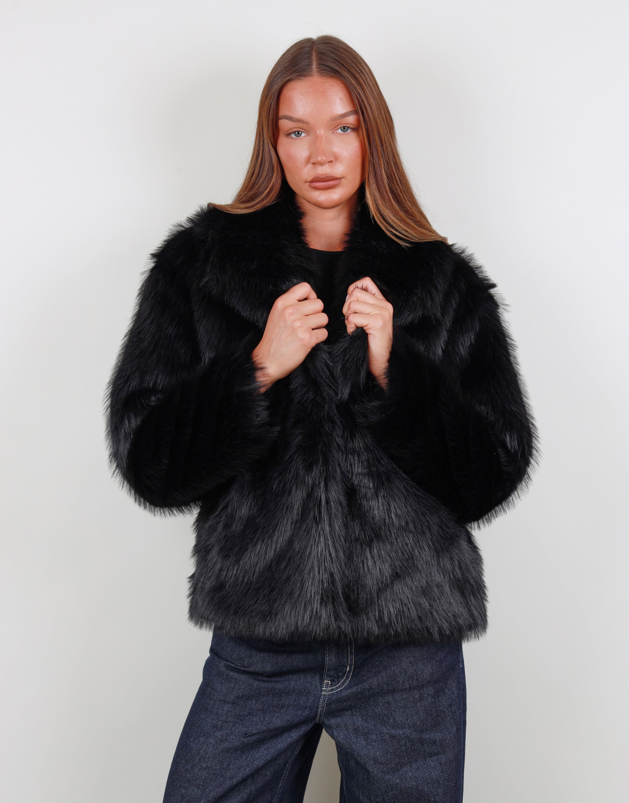 Jasmine Oversized Fur Collar Coat in Black