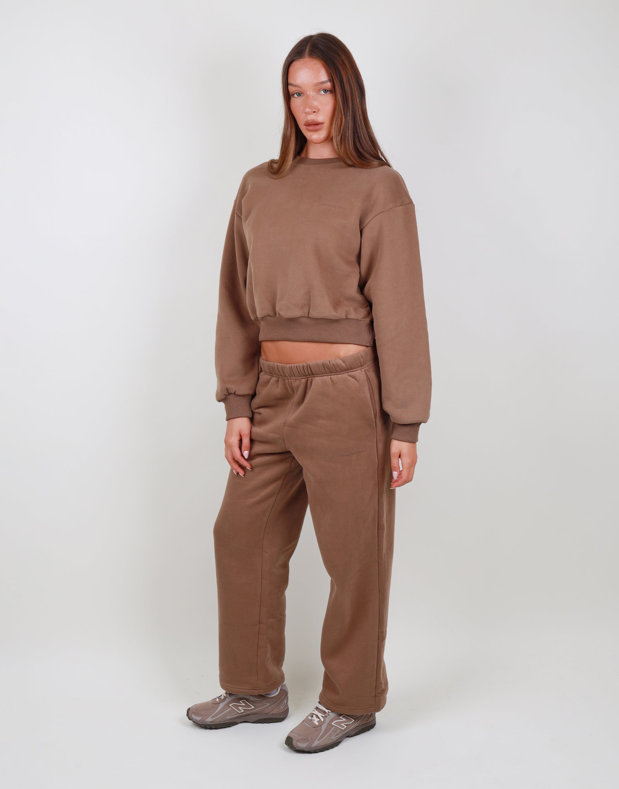 Kendall Cropped Sweatshirt in Mocha | SIMMI London