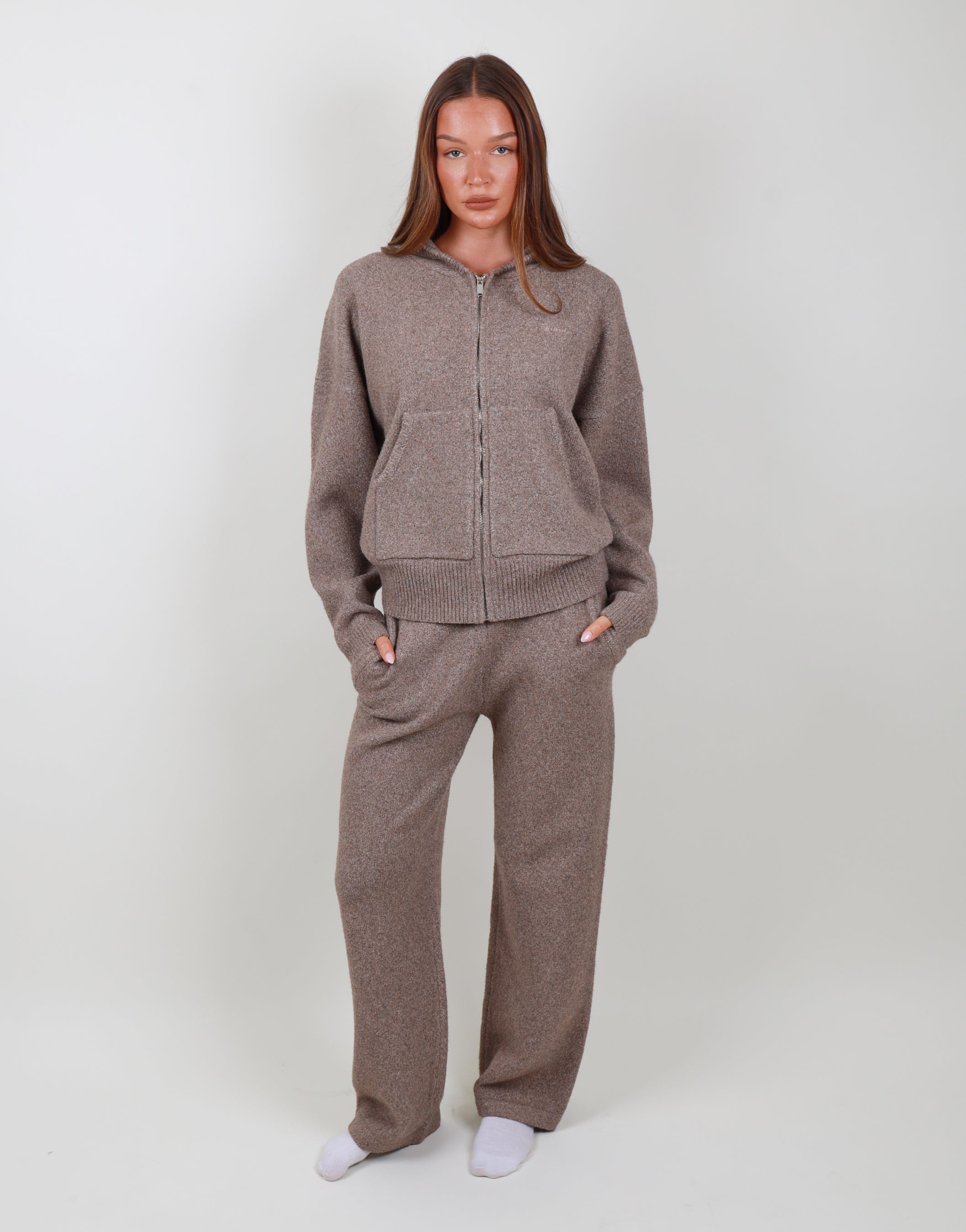 Elara Knit trouser in mocha | SIMMI London