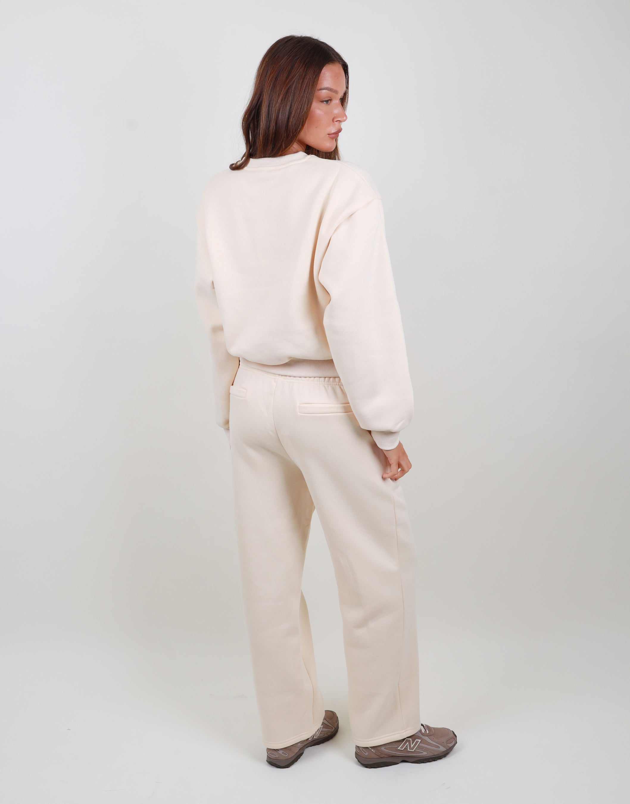 Kendall Cropped Sweatshirt In Cream | SIMMI London