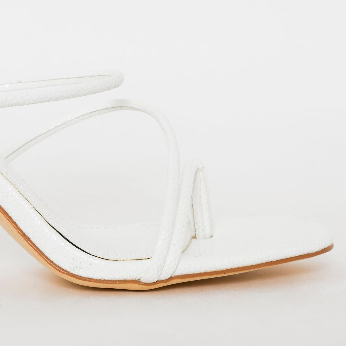 SIMMI SHOES / JADA WIDE FIT WHITE SNAKE PRINT STRAPPY MIDI HEEL MULES