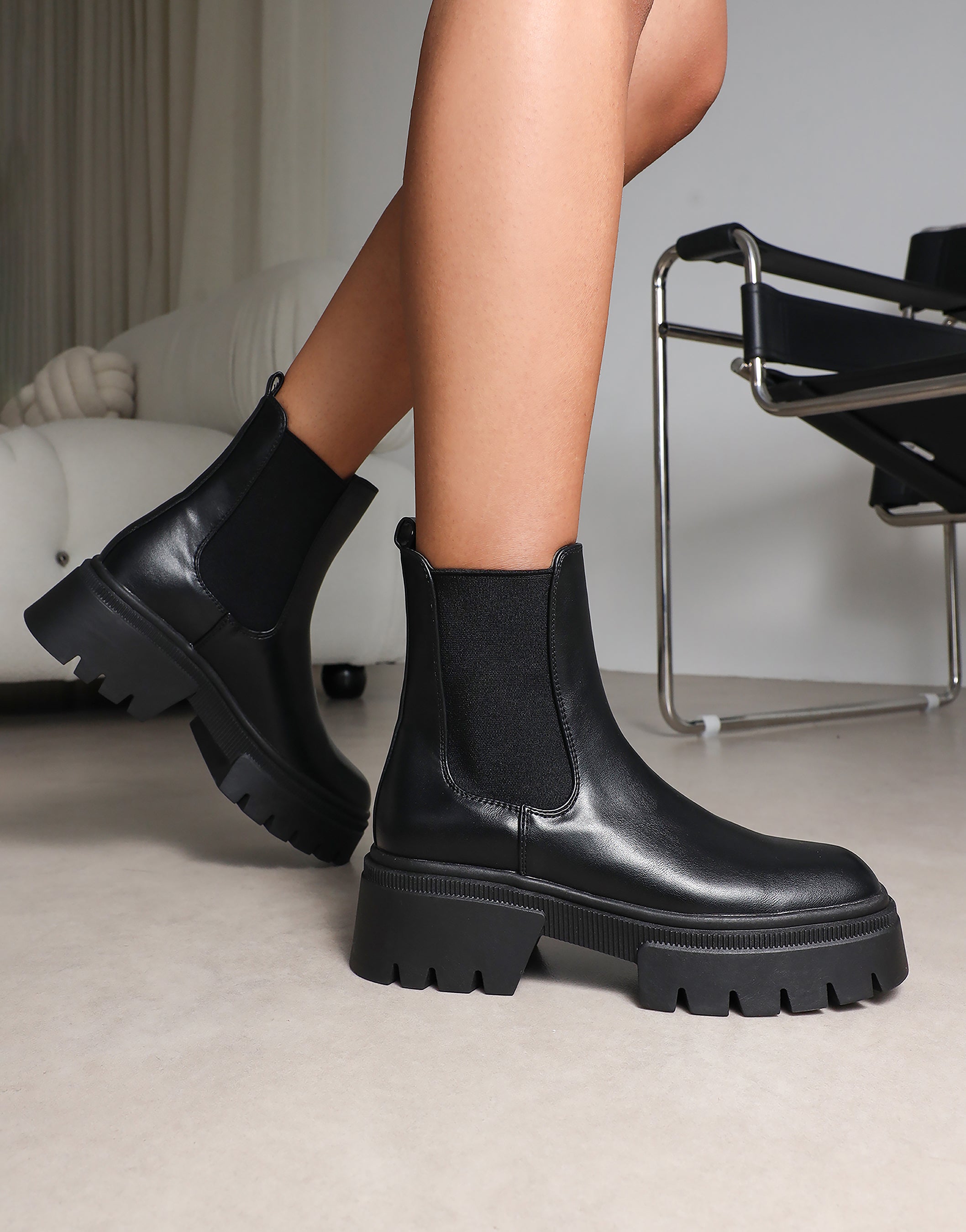 Judd Black Chunky Chelsea Boots | SIMMI London
