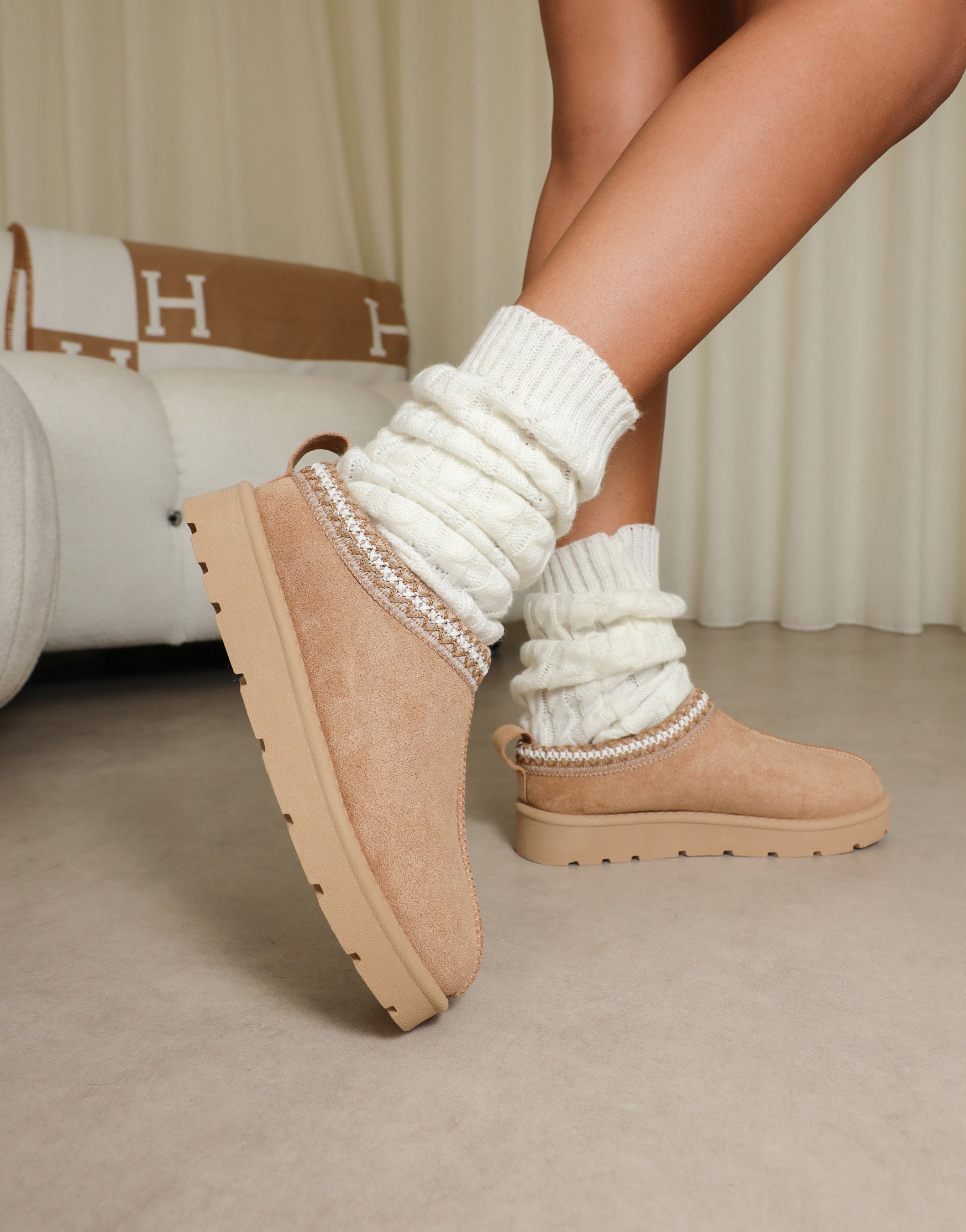 Cally Beige Slippers | SIMMI London
