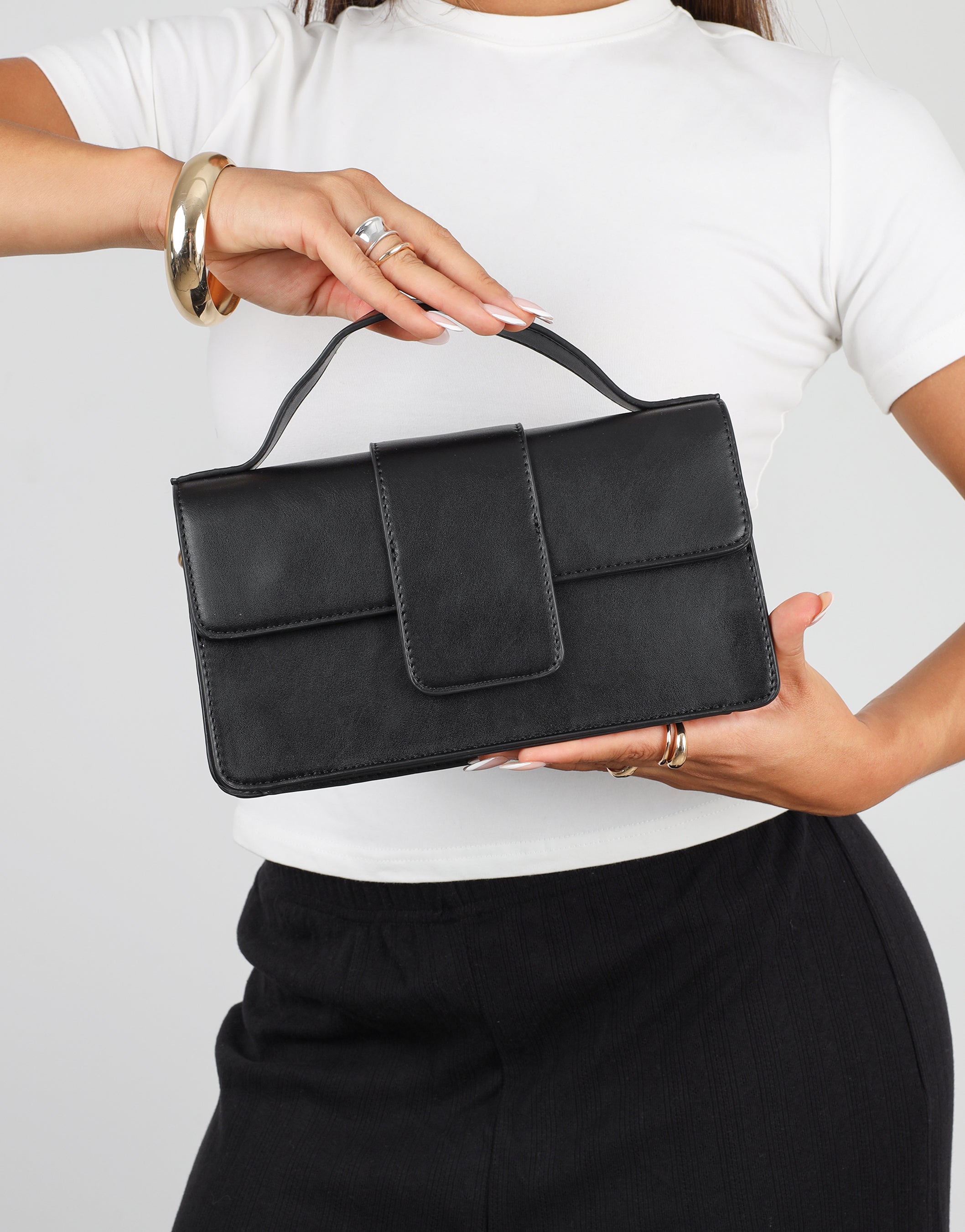Cynthia Black Shoulder Bag | SIMMI London