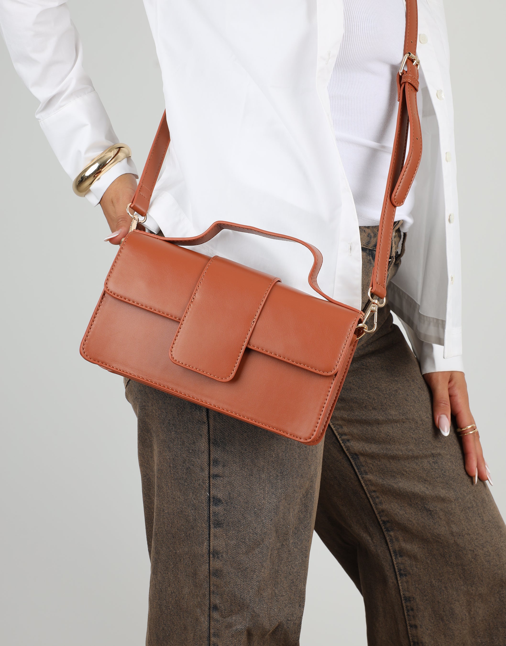 Cynthia Tan Shoulder Bag | SIMMI London