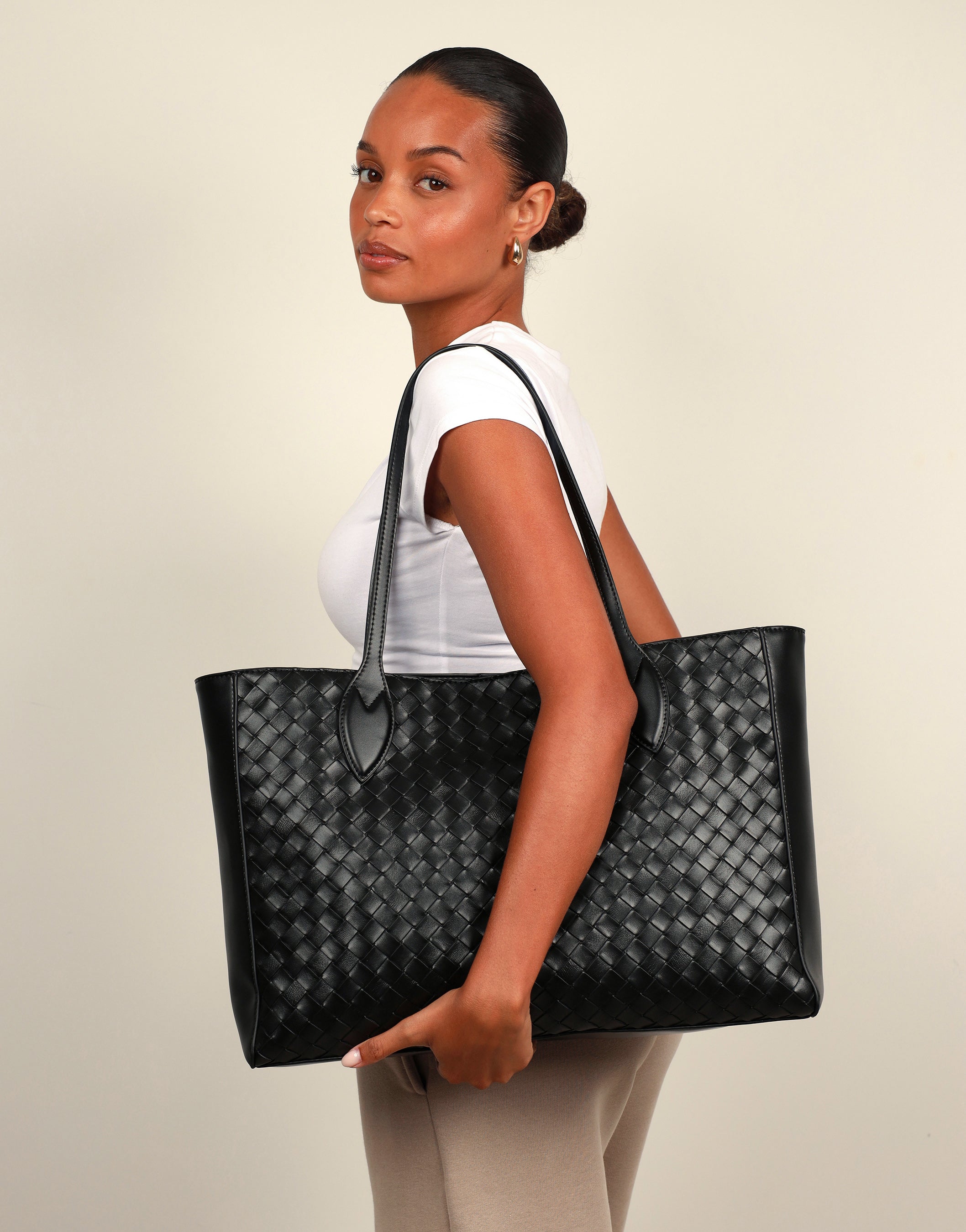 Nymeria Black Weave Handbag | SIMMI London