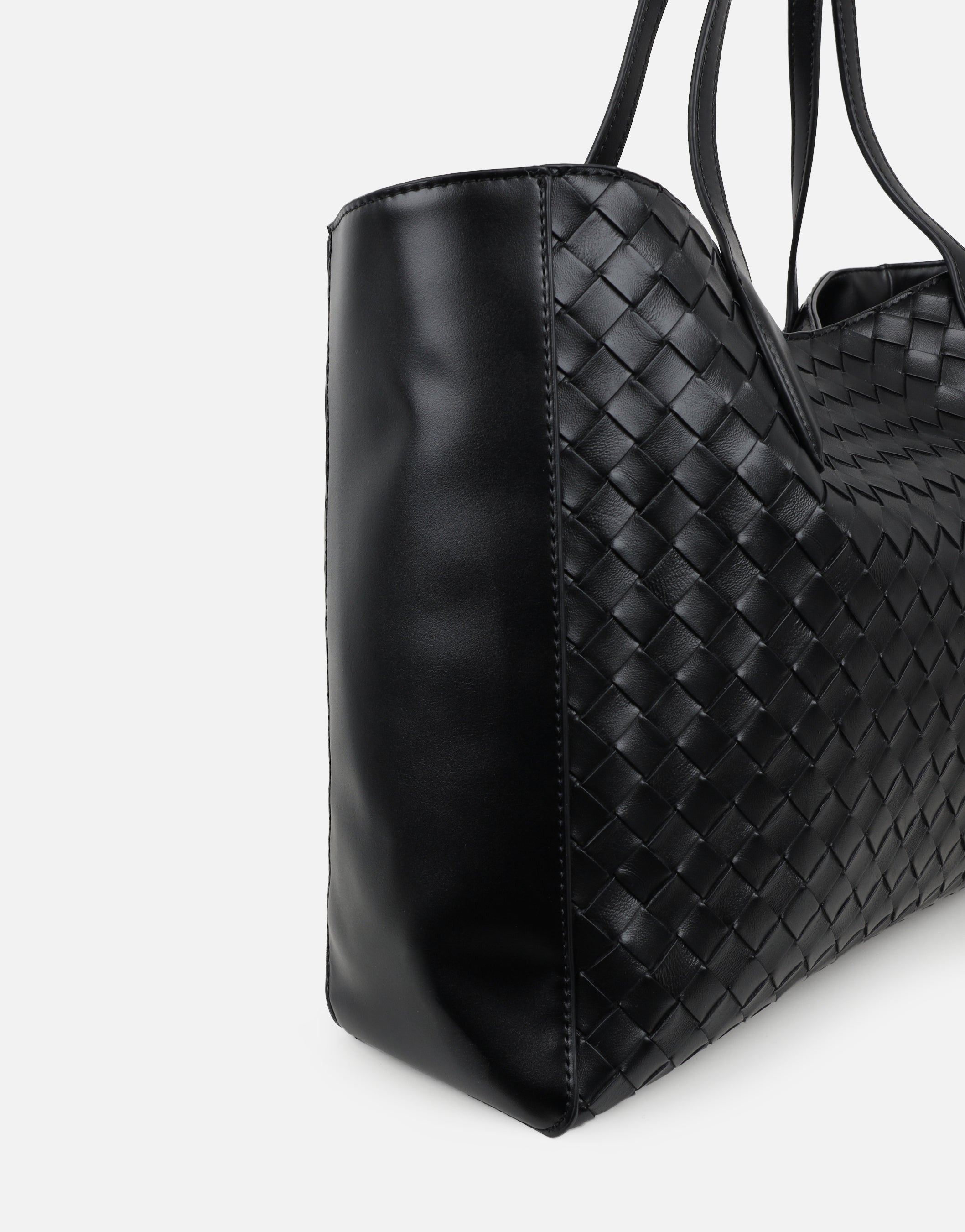 Nymeria Black Weave Handbag | SIMMI London