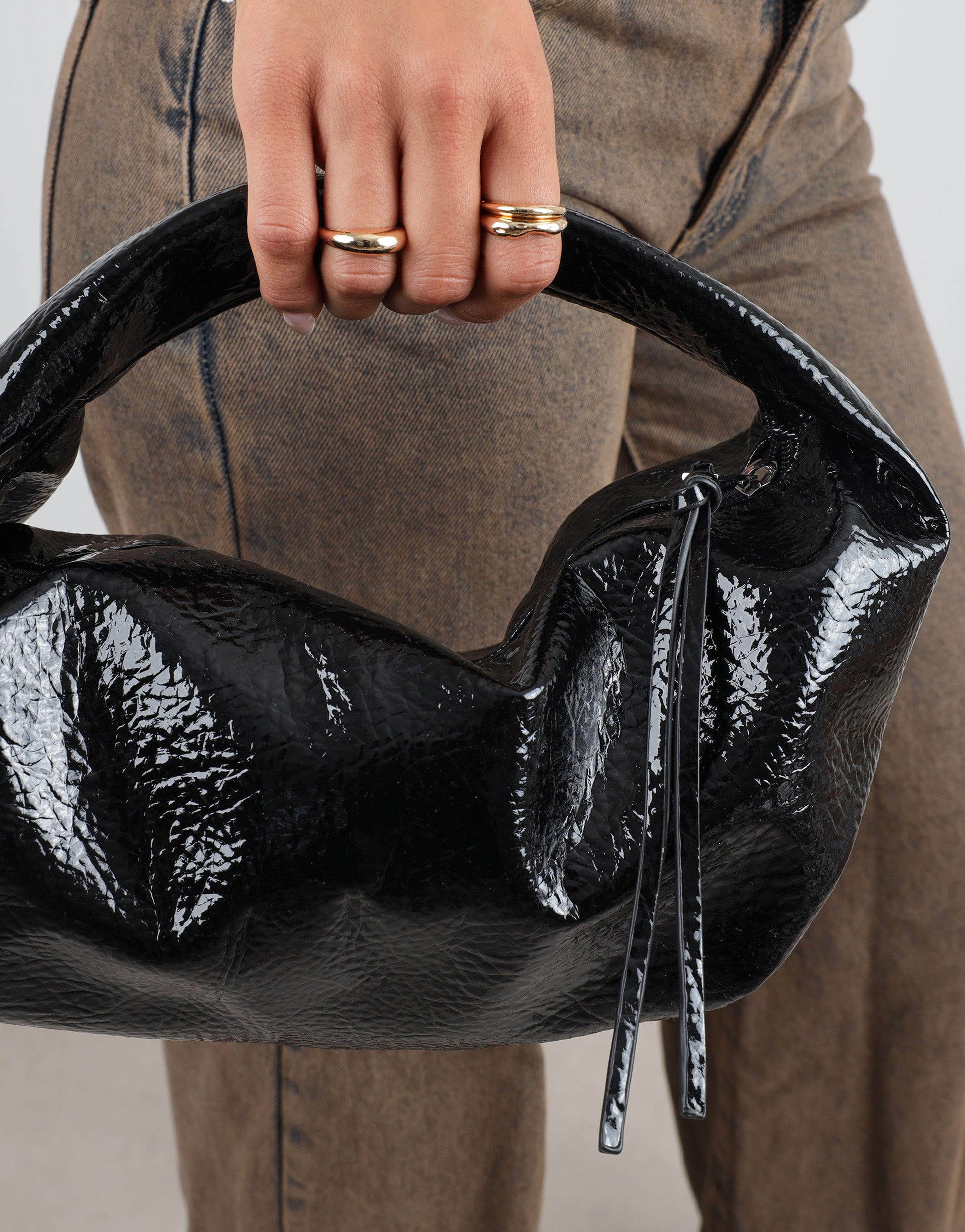 Portia Black Vintage Shoulder Bag | SIMMI London