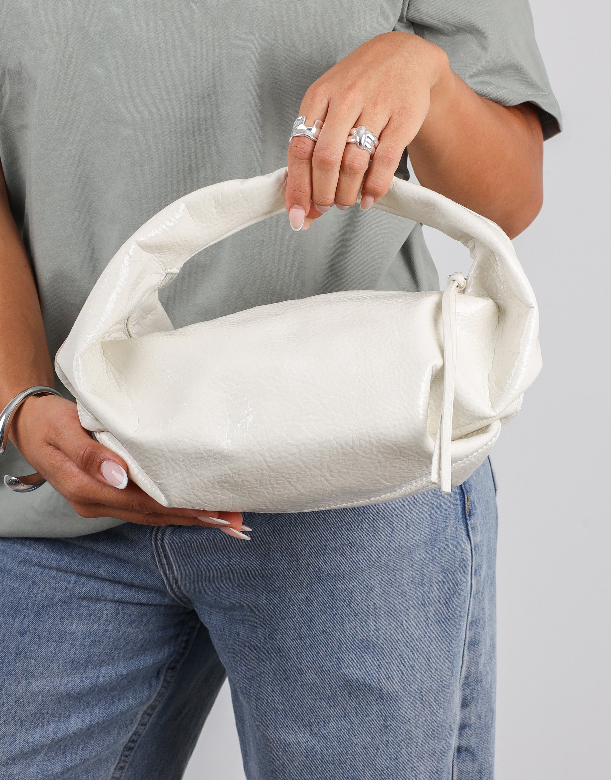 Portia Ivory Vintage Shoulder Bag | SIMMI London