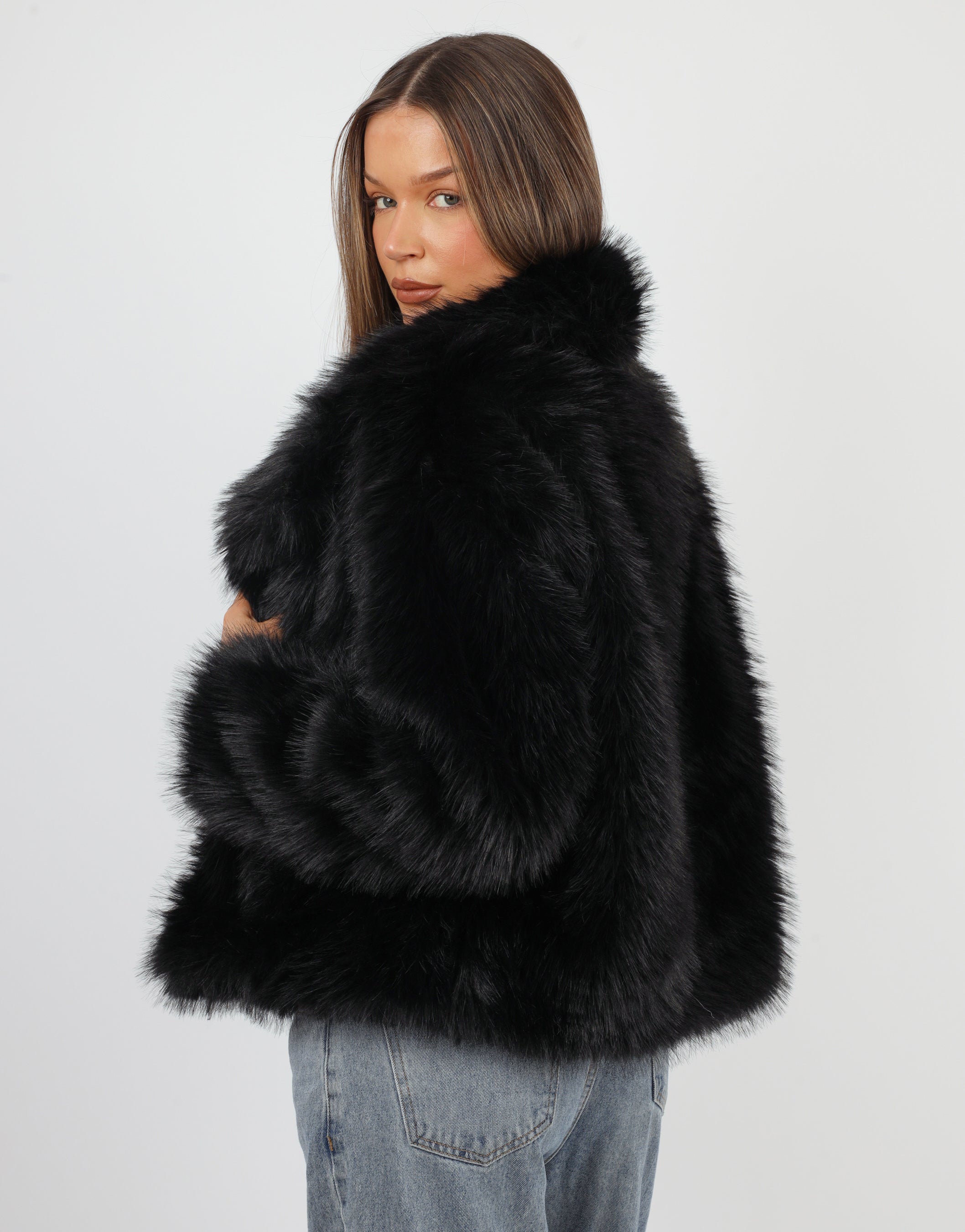 Arabella Oversized Collar Premium Faux Fur Coat in Black | SIMMI London