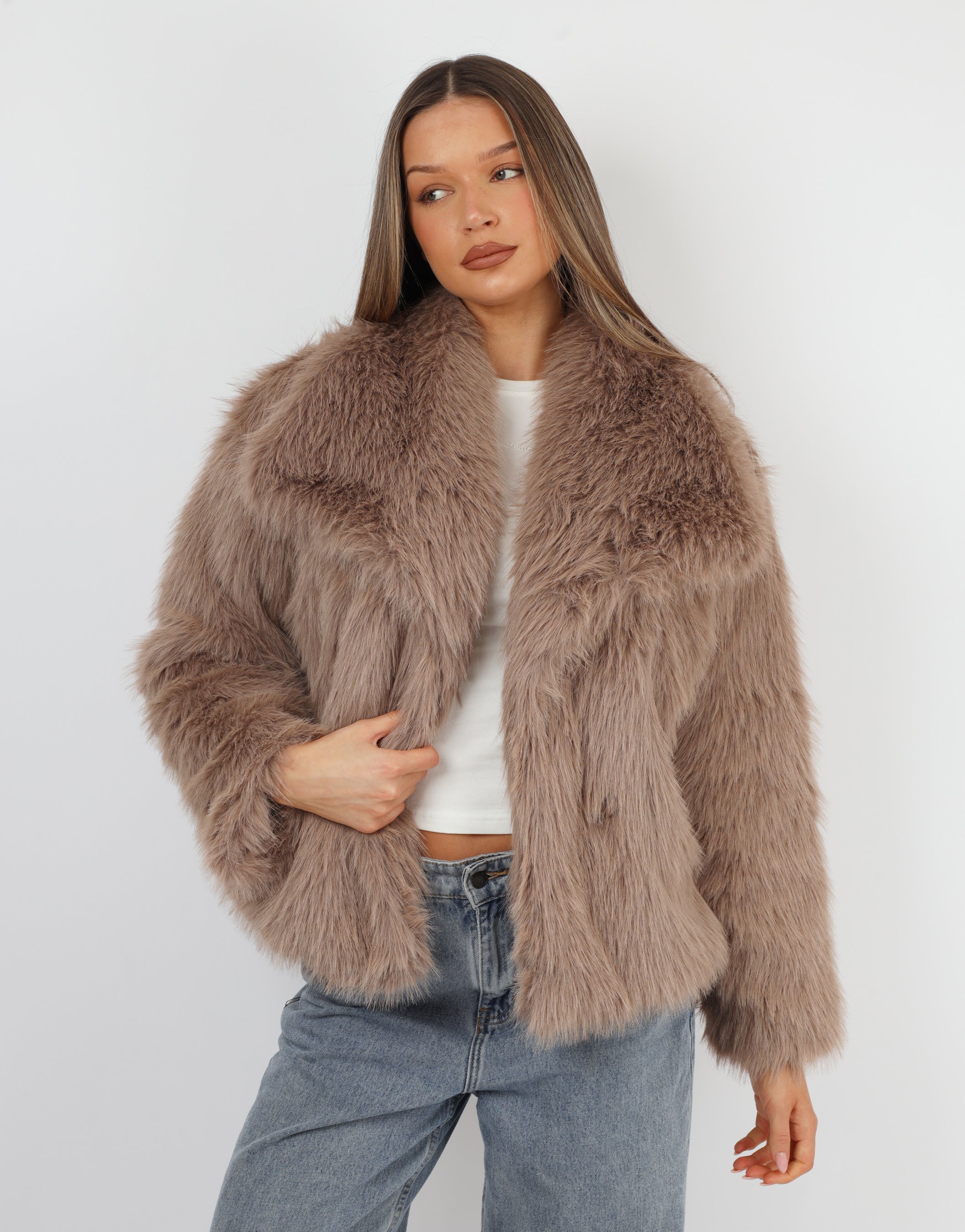 Arabella Oversized Collar Premium Faux Fur Coat in Mocha | SIMMI London