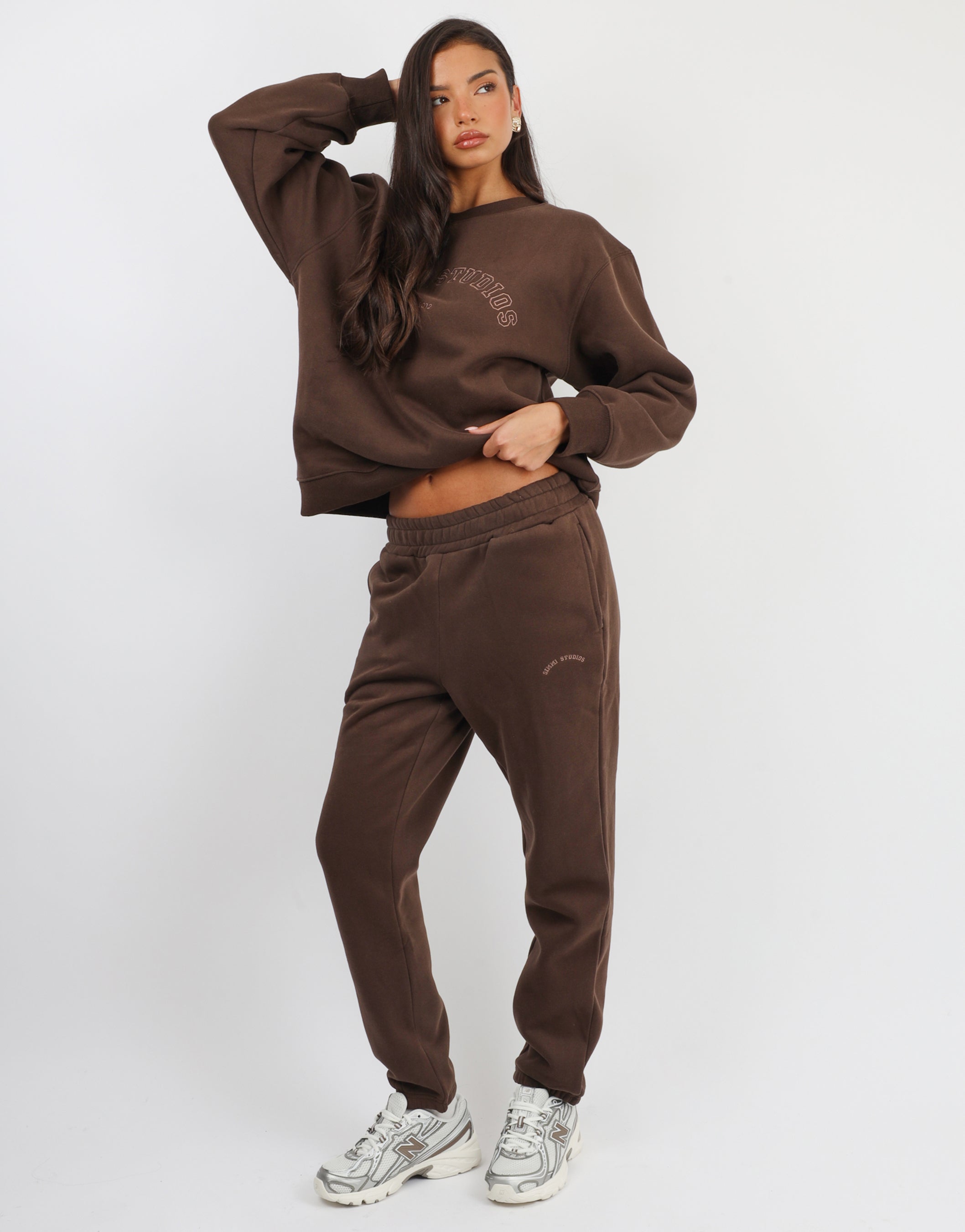 Elwood Varsity Cuffed Jogger in Chestnut | SIMMI London