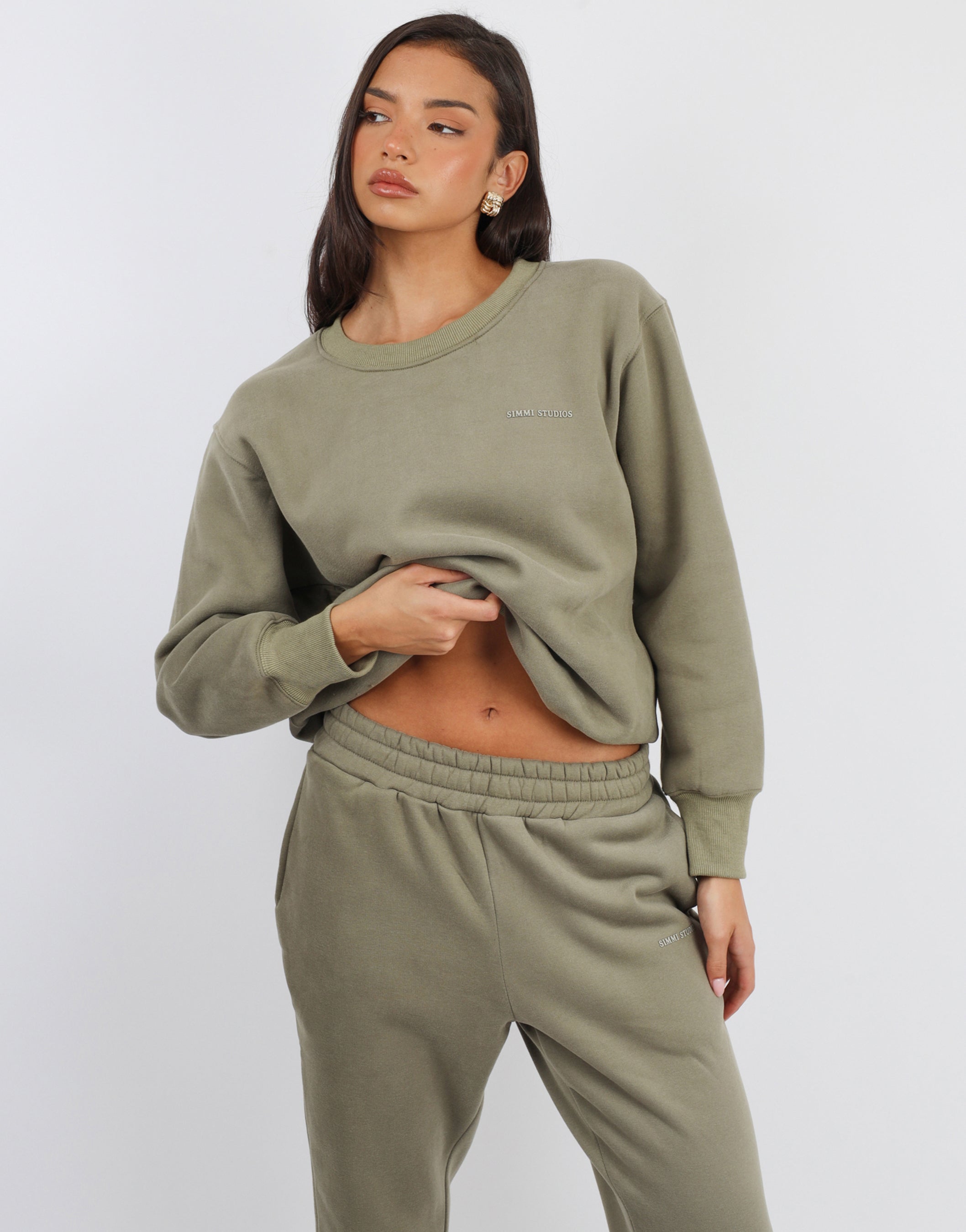 Ashby Essentials Sweatshirt in Olive | SIMMI London
