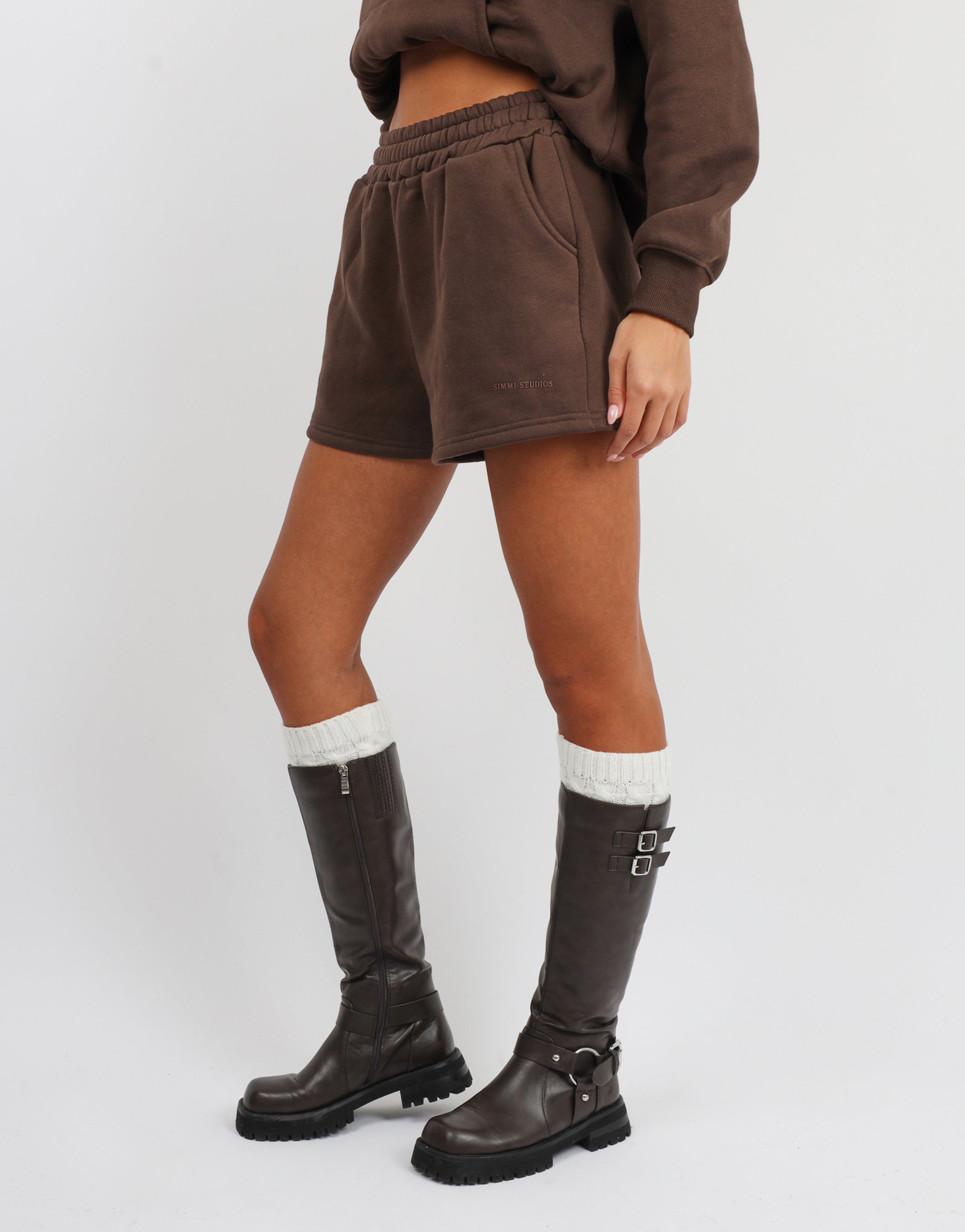 Winslow Essentials Shorts in Chestnut | SIMMI London