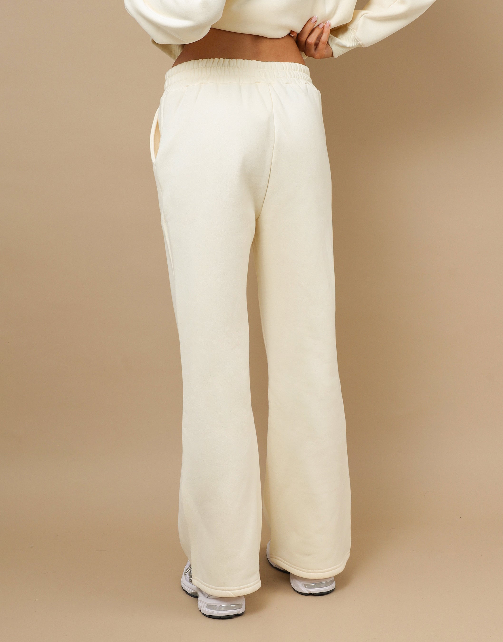 Colby essentials joggers in cream | SIMMI London