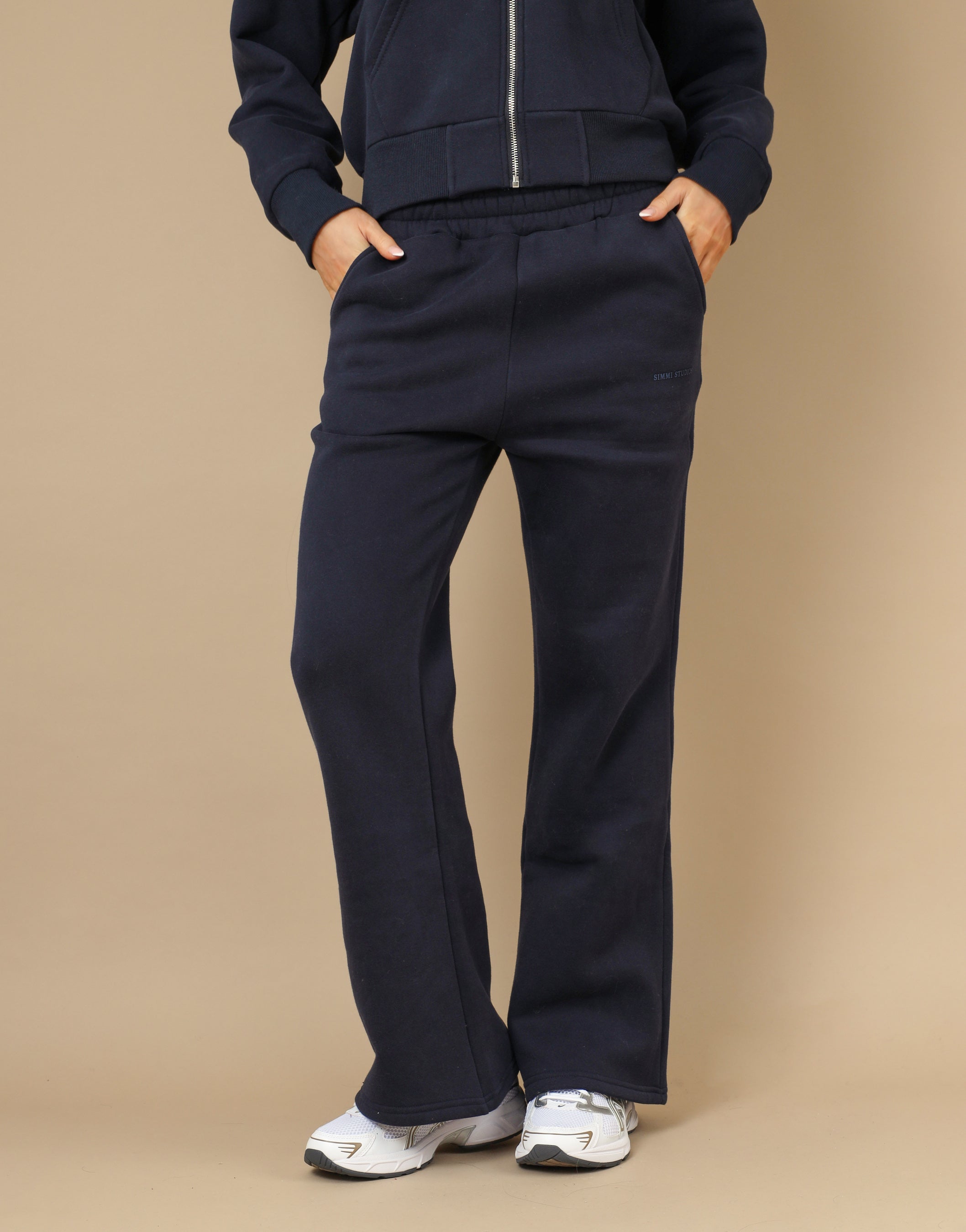 Colby essentials joggers in navy | SIMMI London