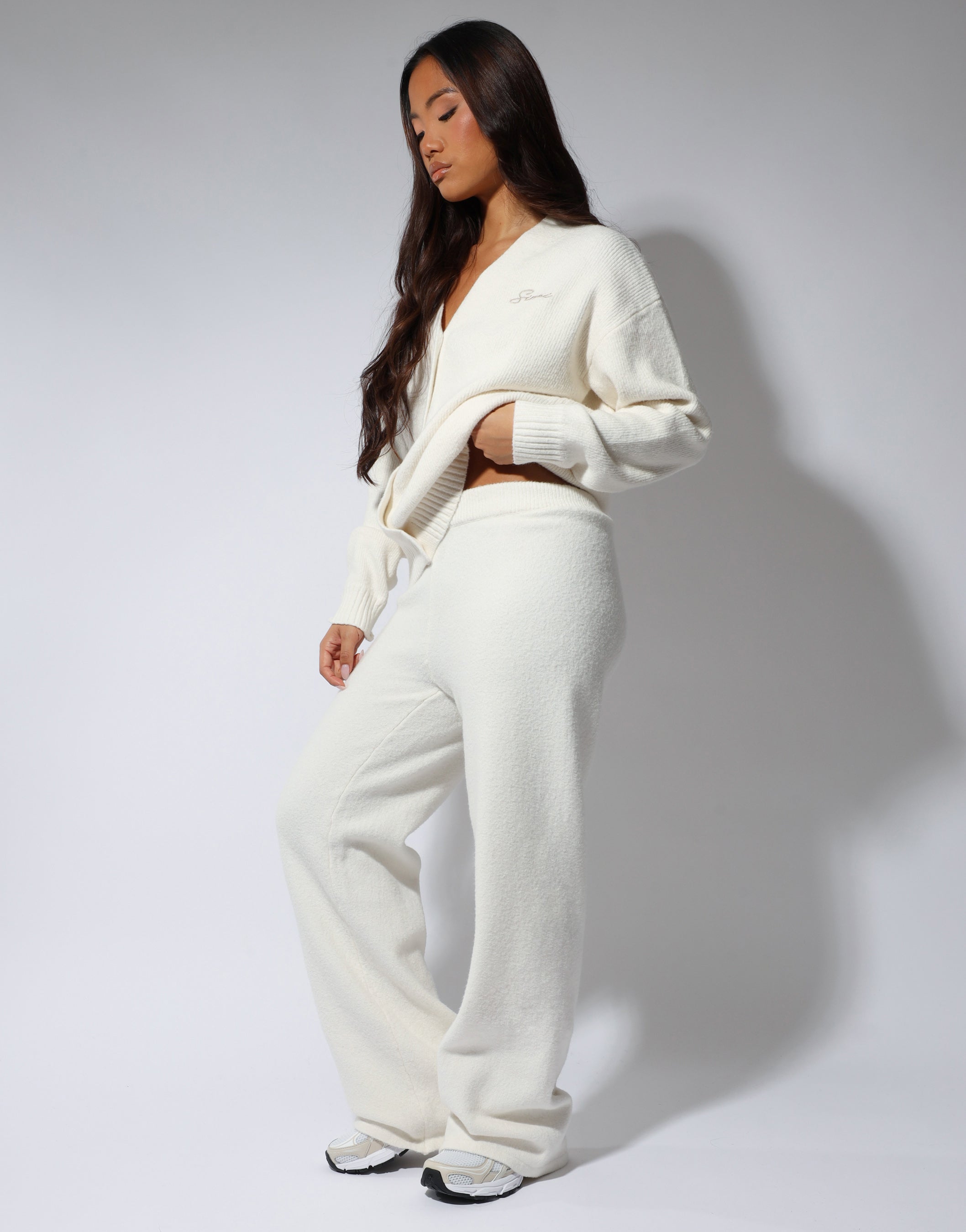 Alma simmi studios soft touch cardigan in soft cream | SIMMI London