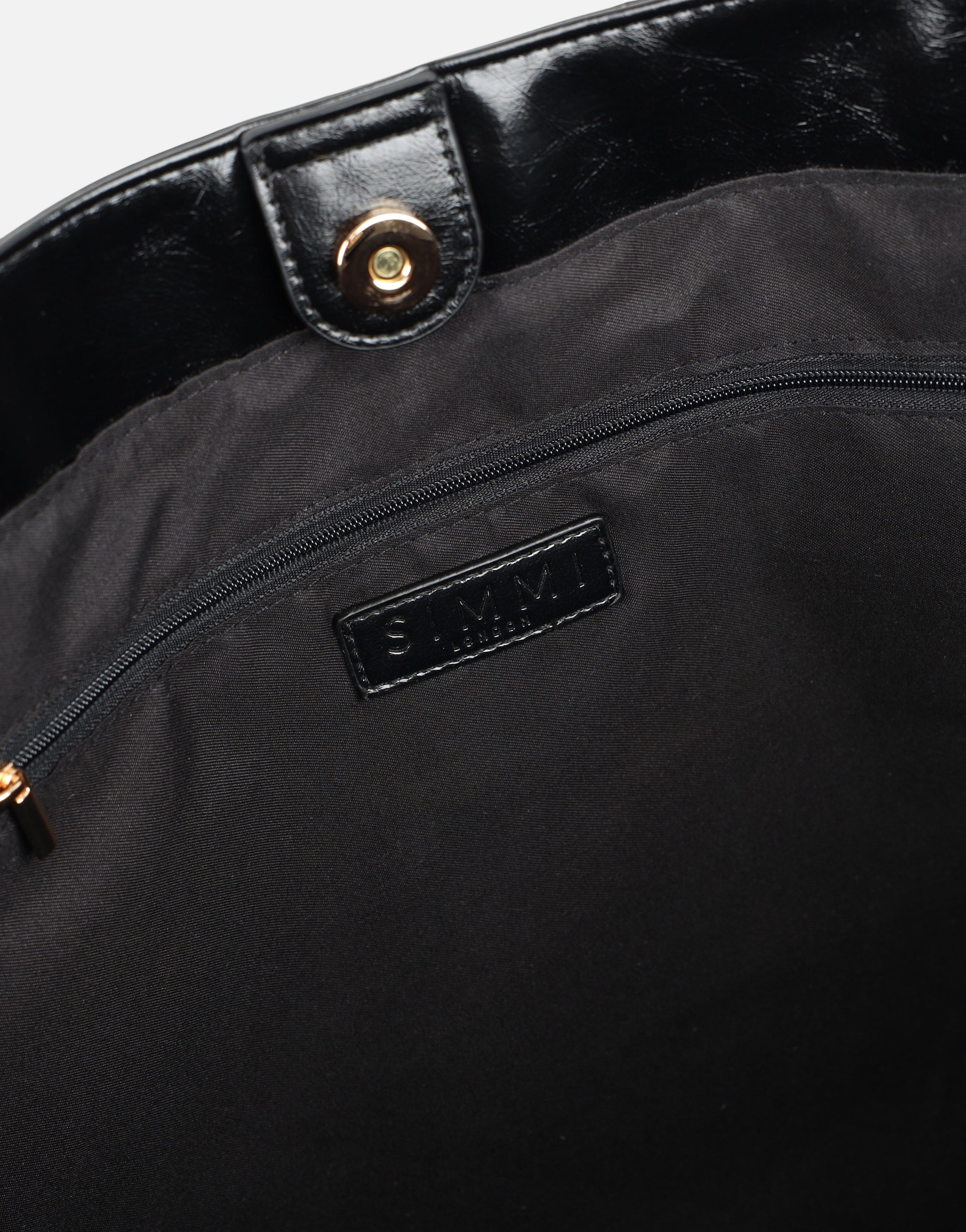 Vaelina Black Crinkle Handbag | SIMMI London