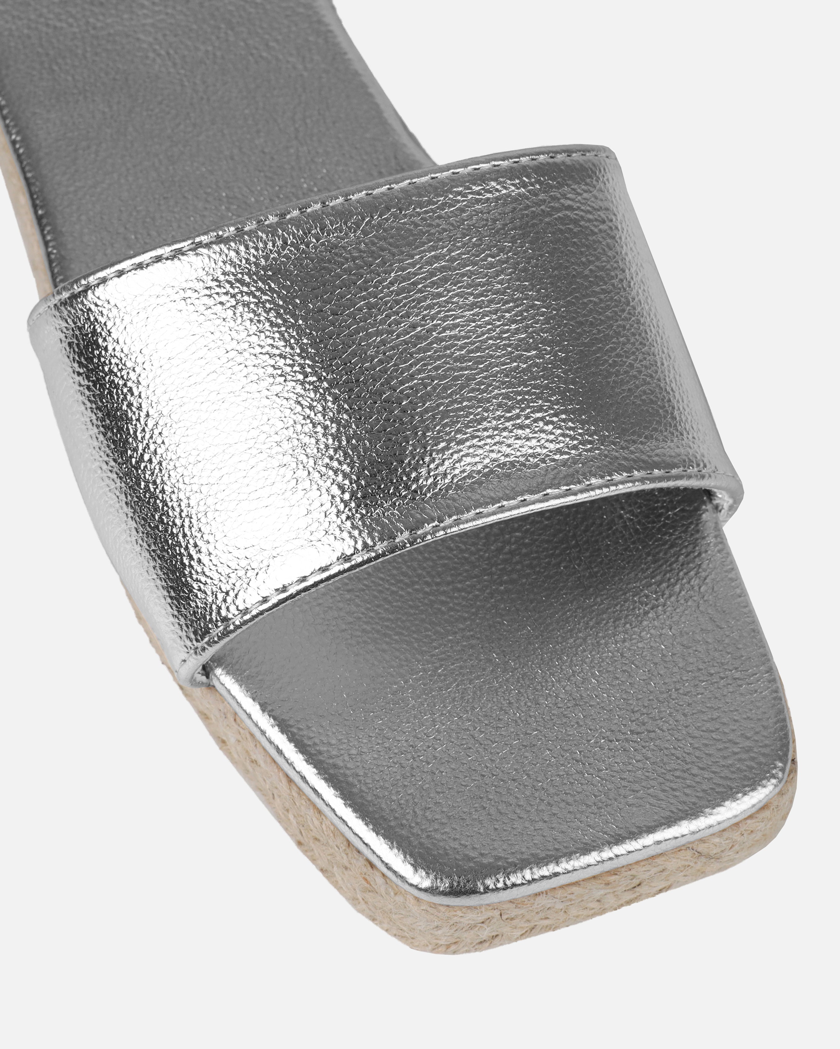 Alohi Silver Cracked Espadrille Flatform Slides | SIMMI London