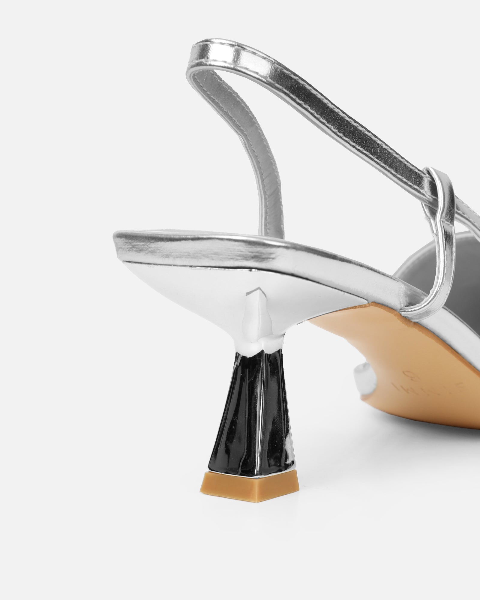 Dala silver metallic low court shoes | SIMMI London