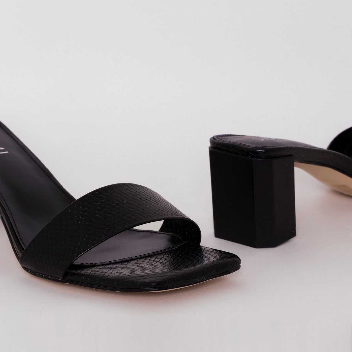 SIMMI SHOES / RUHANI WIDE FIT BLACK SNAKE PRINT BLOCK MID HEEL MULES