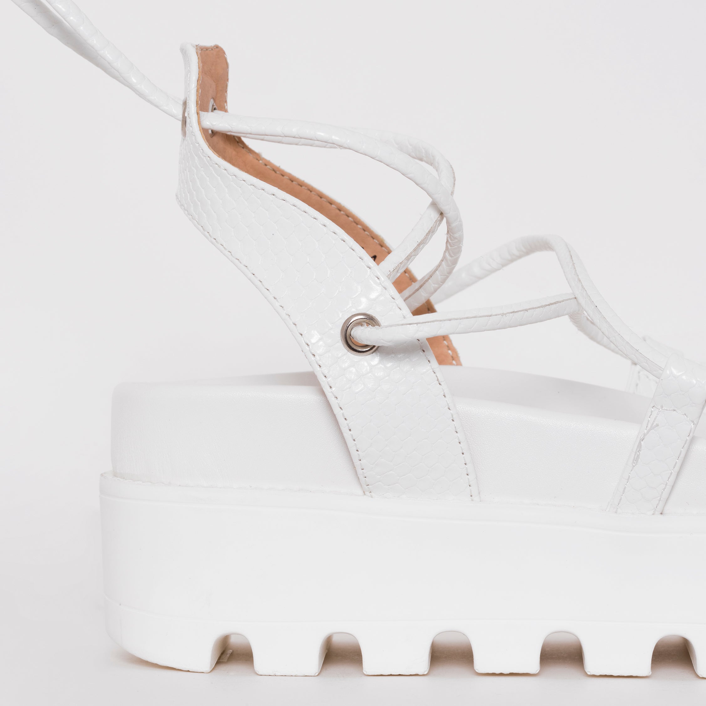 SIMMI SHOES / THOMA WHITE LIZARD PRINT LACE UP FLATFORMS