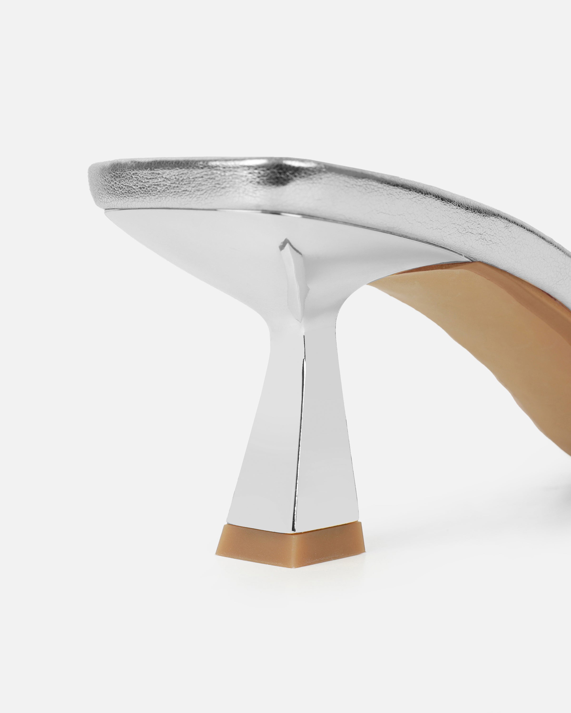 Erina Silver Metallic Knot Detail Mules | SIMMI London