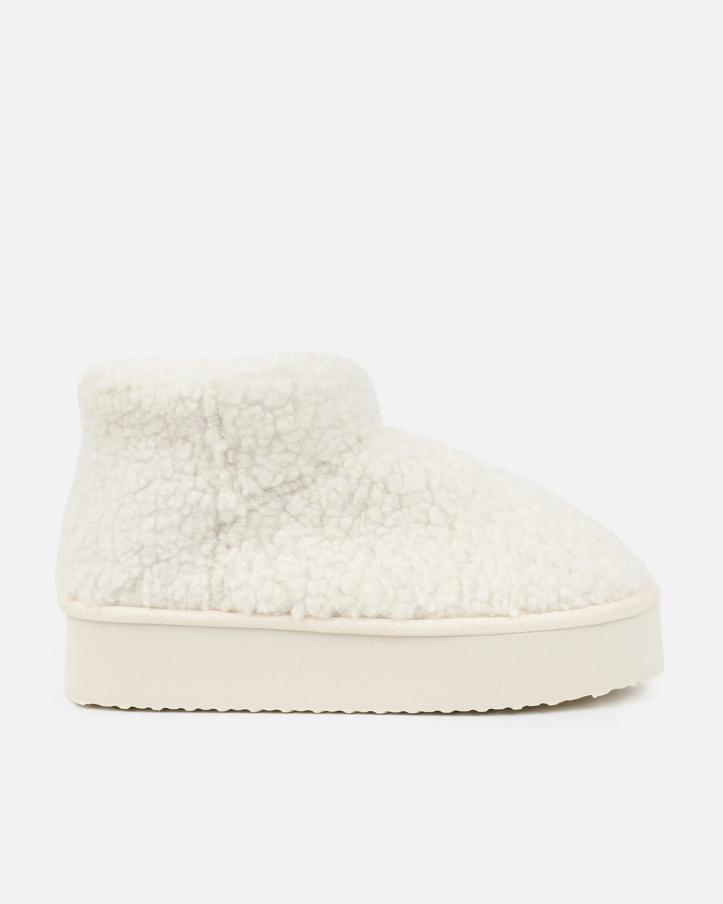 Fleecy Cream Borg Flatform Boots | SIMMI London