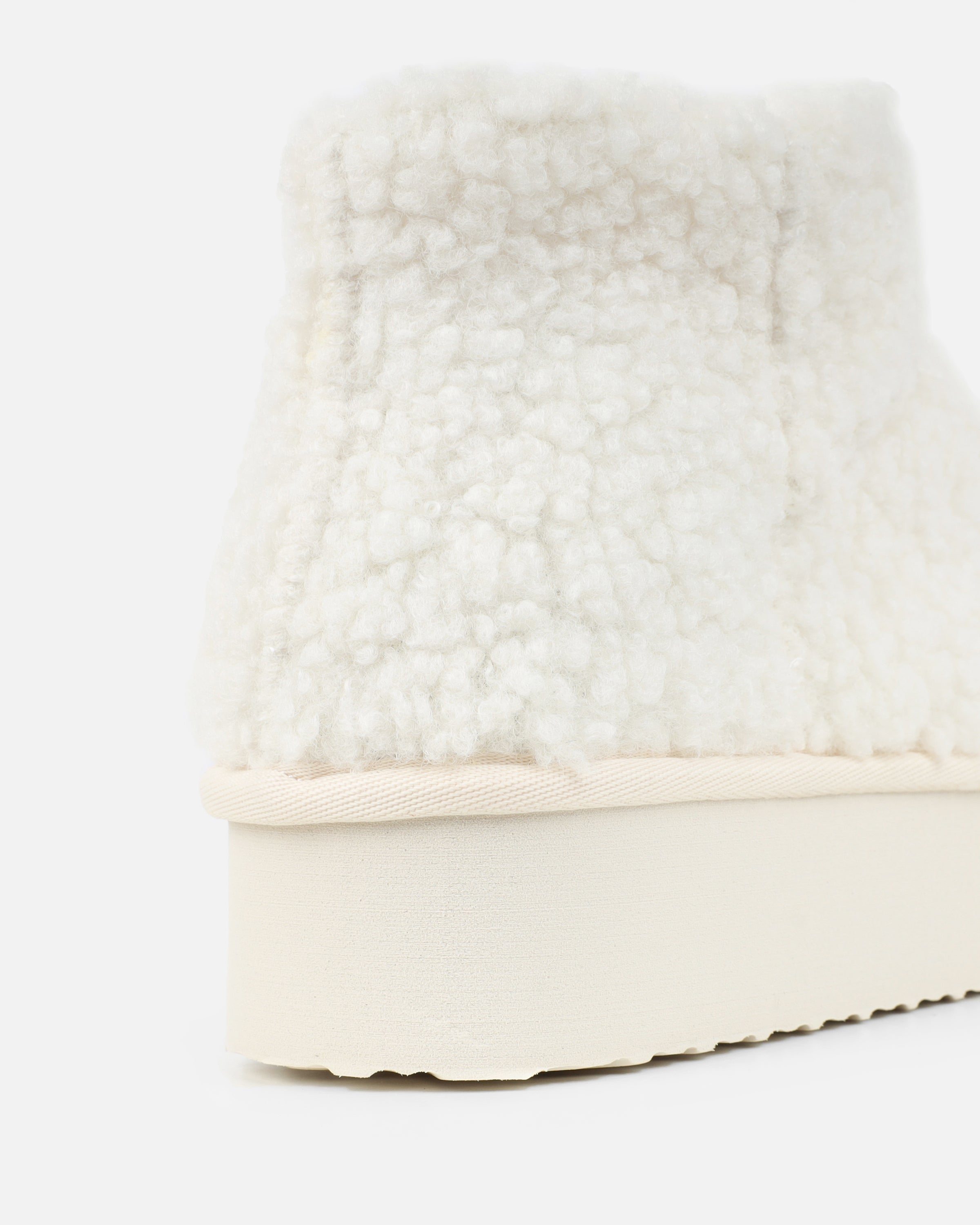 Fleecy Cream Borg Flatform Boots | SIMMI London