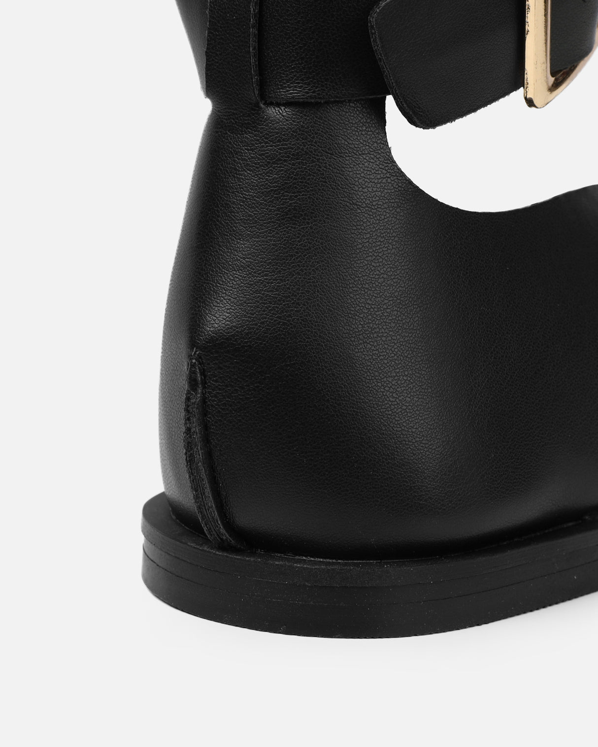 Gypsy black toe loop flat sandals | SIMMI London