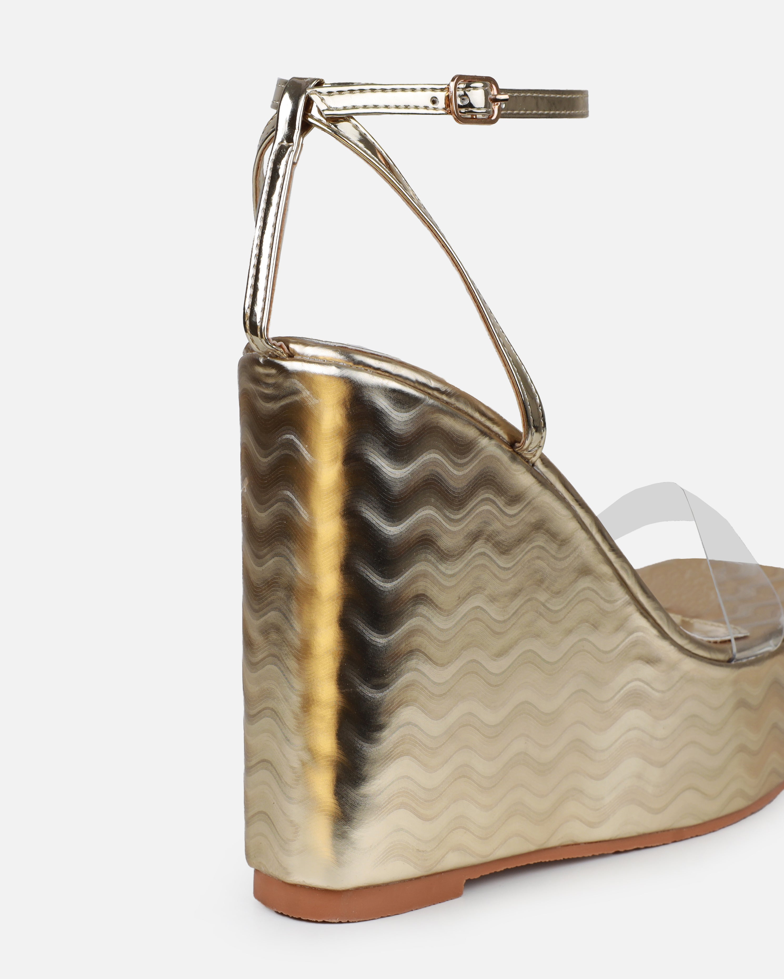 Lulee Gold Wavy Wedges | SIMMI London