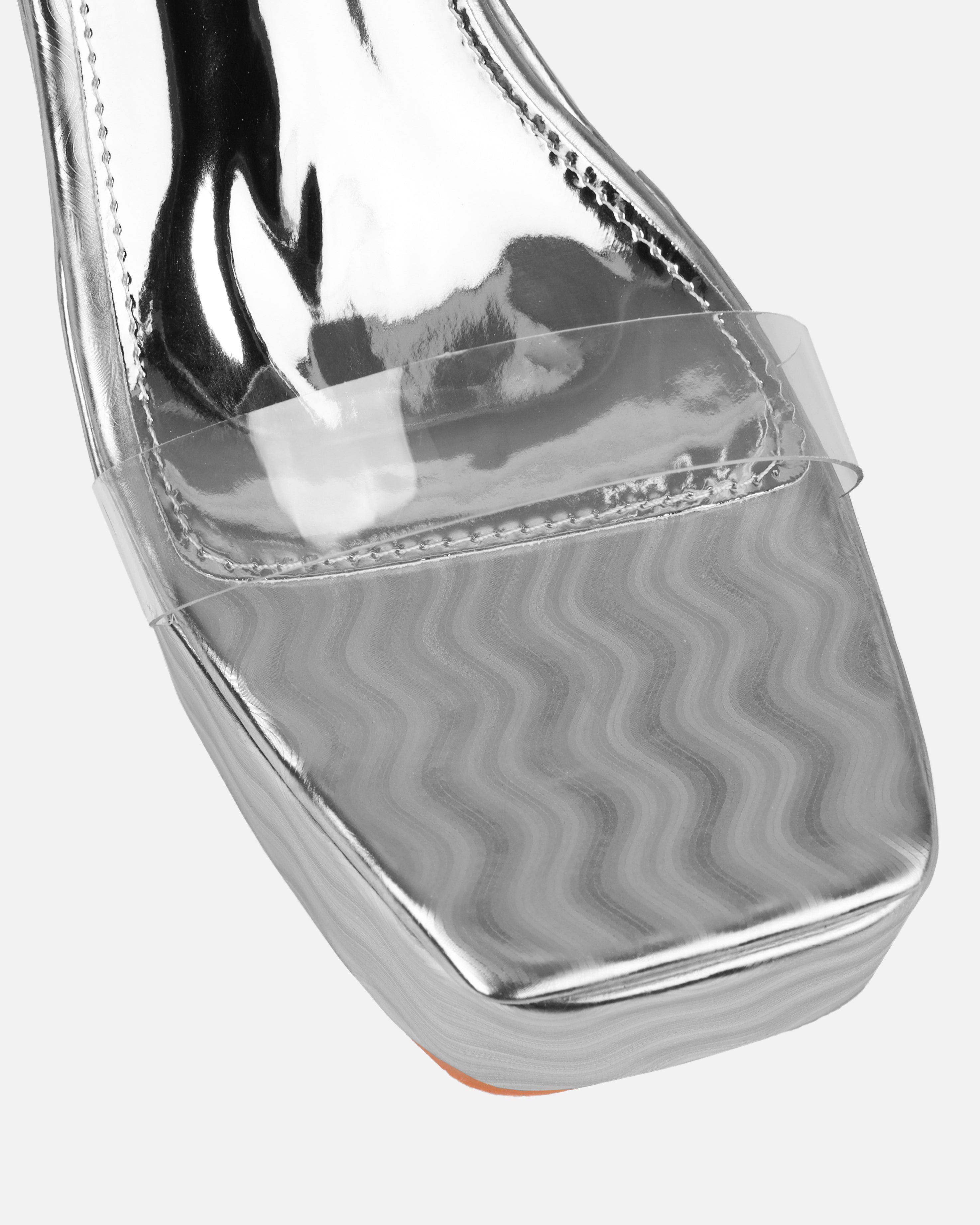 Lulee Silver Wavy Wedges | SIMMI London