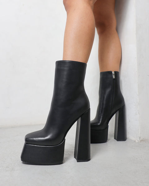 Mellia black extreme platform boots | Simmi London