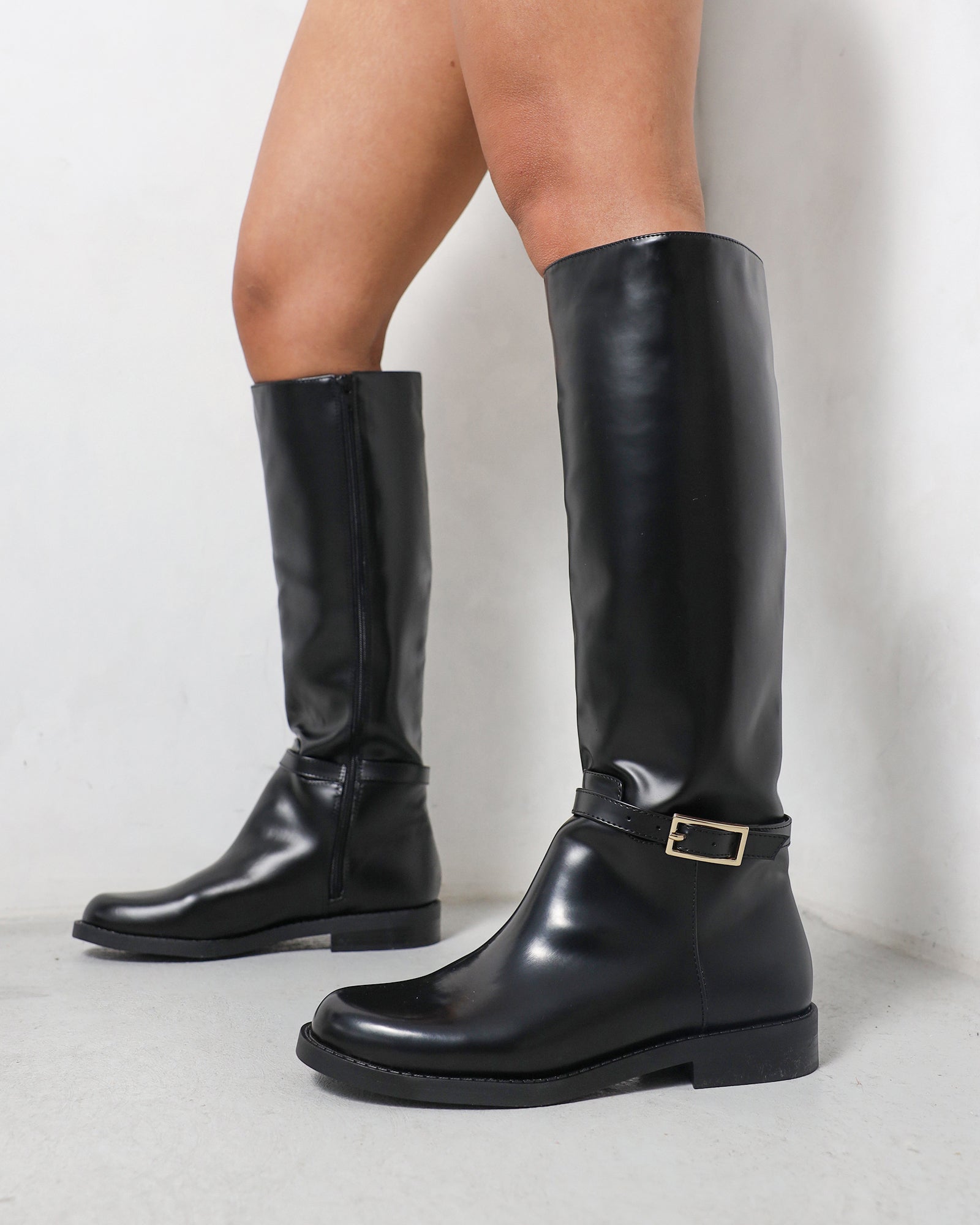 Oakleigh Black Box Smart Knee Boots | SIMMI London