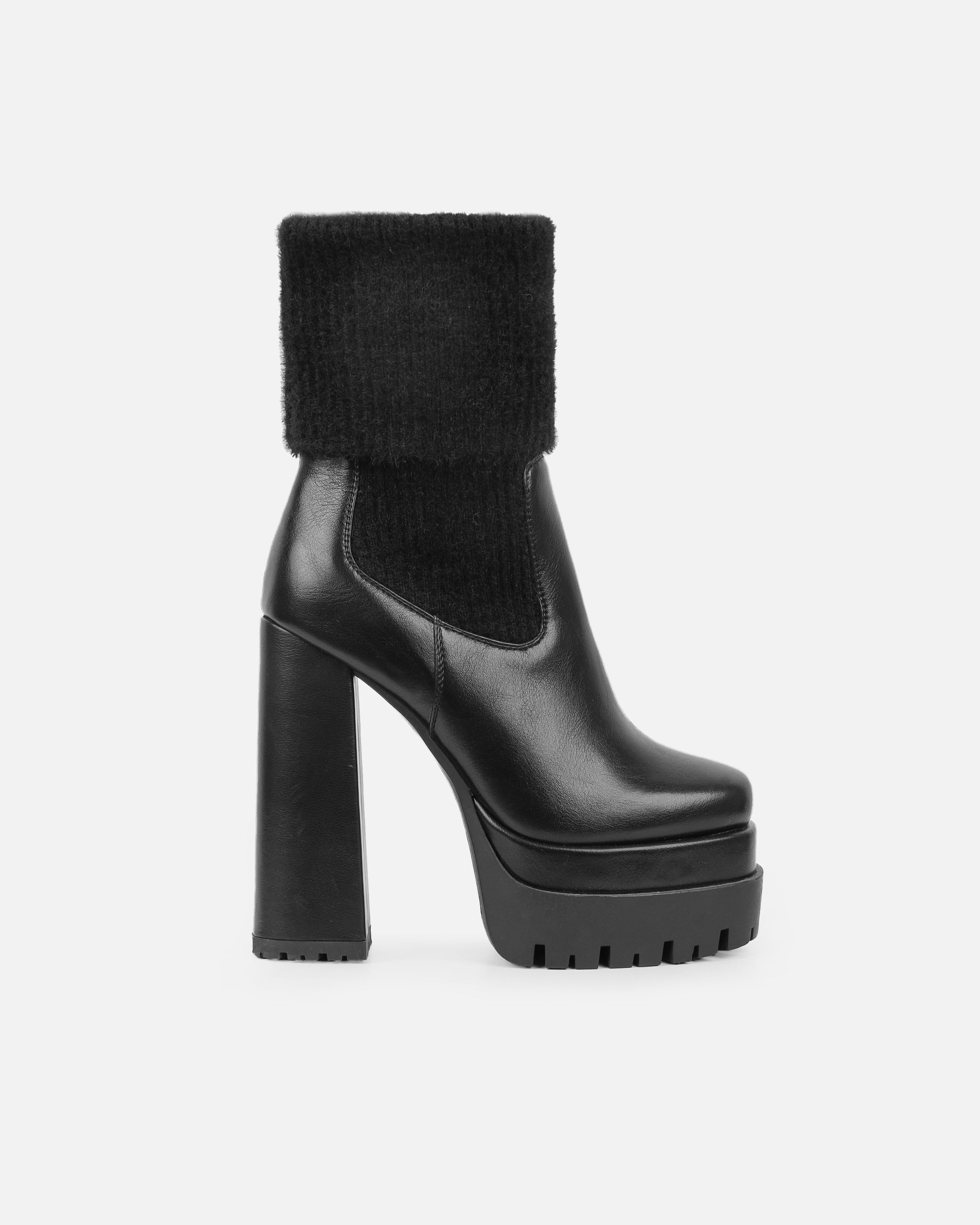 Roddy Black Platform Chelsea Boots With Fluffy Sock | SIMMI London