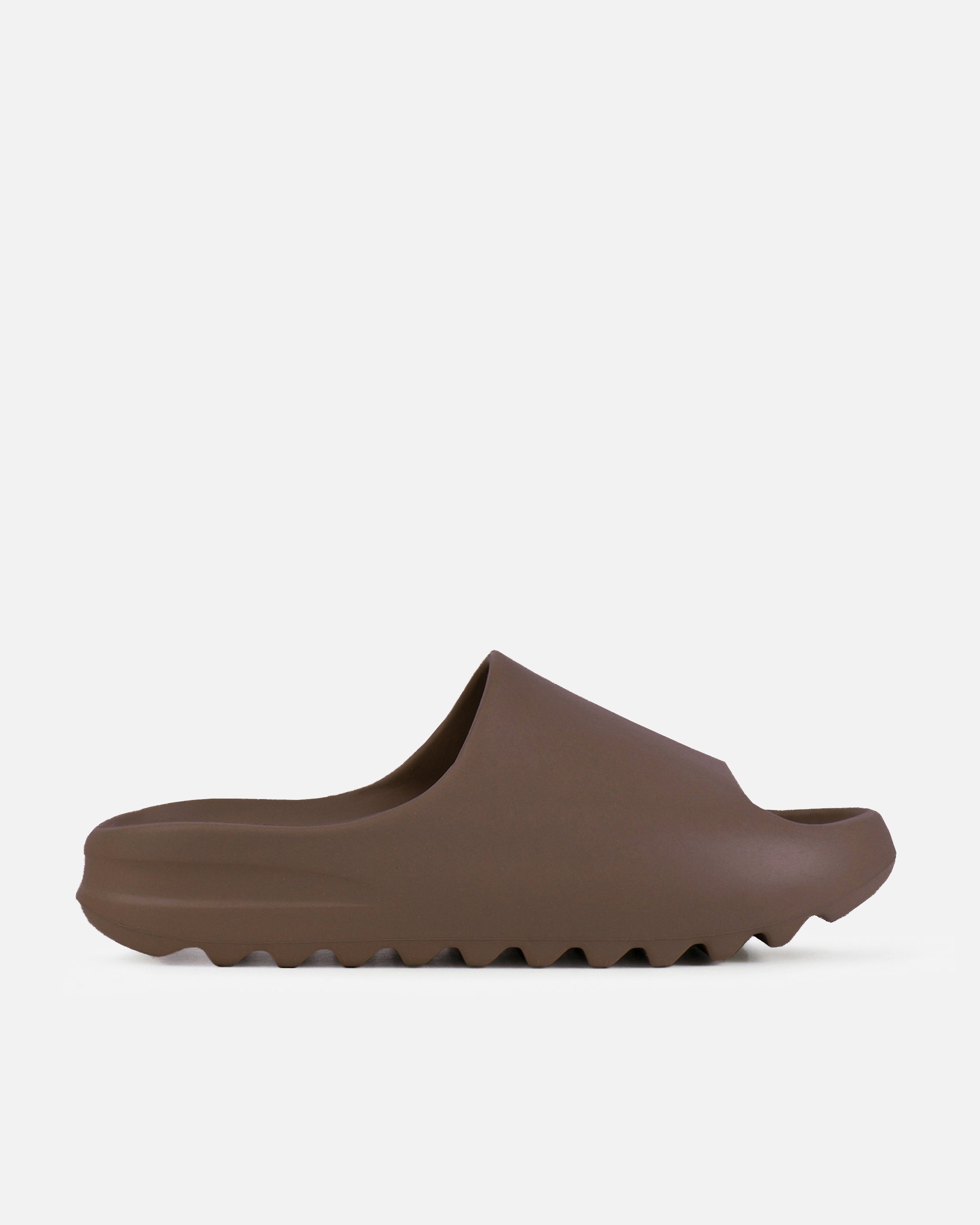 Sand Chocolate Moulded Sliders | SIMMI London